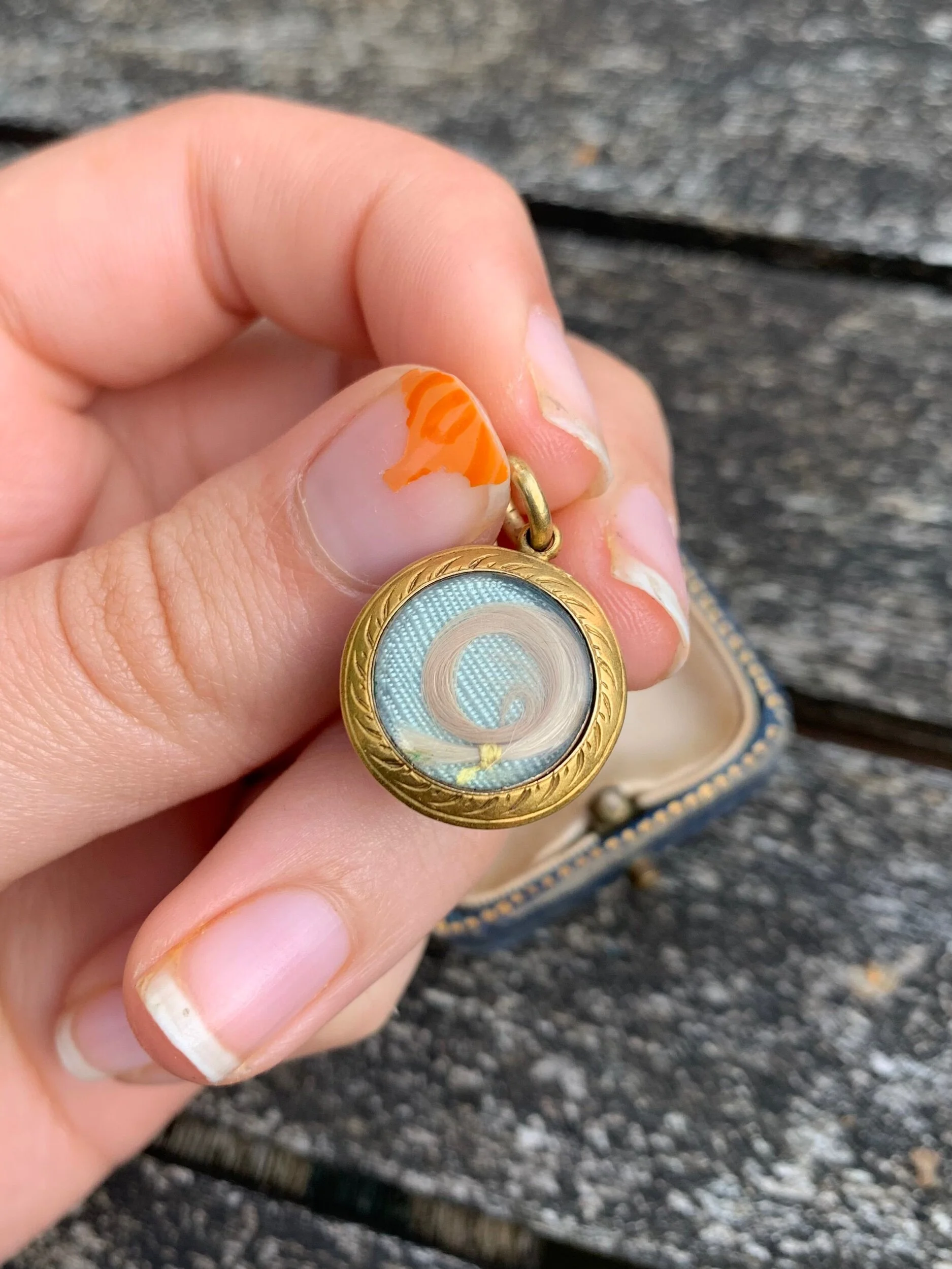 2DACEBA8-B9C0-4E5B-8E4B-17BBADA7359F