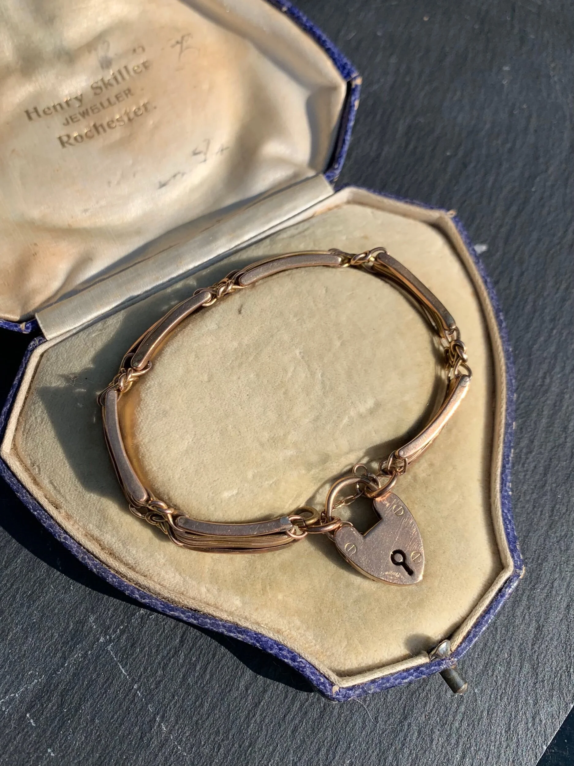 79E16811-76CC-4E4C-A99F-D1E3A2EC8D7F