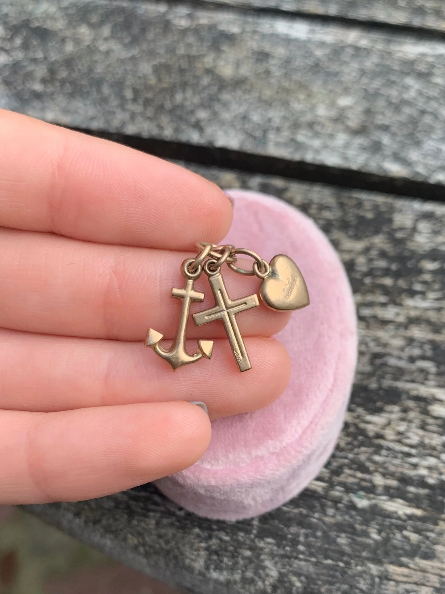 75B8392A-57D7-4D47-9330-184B87F4D2E8