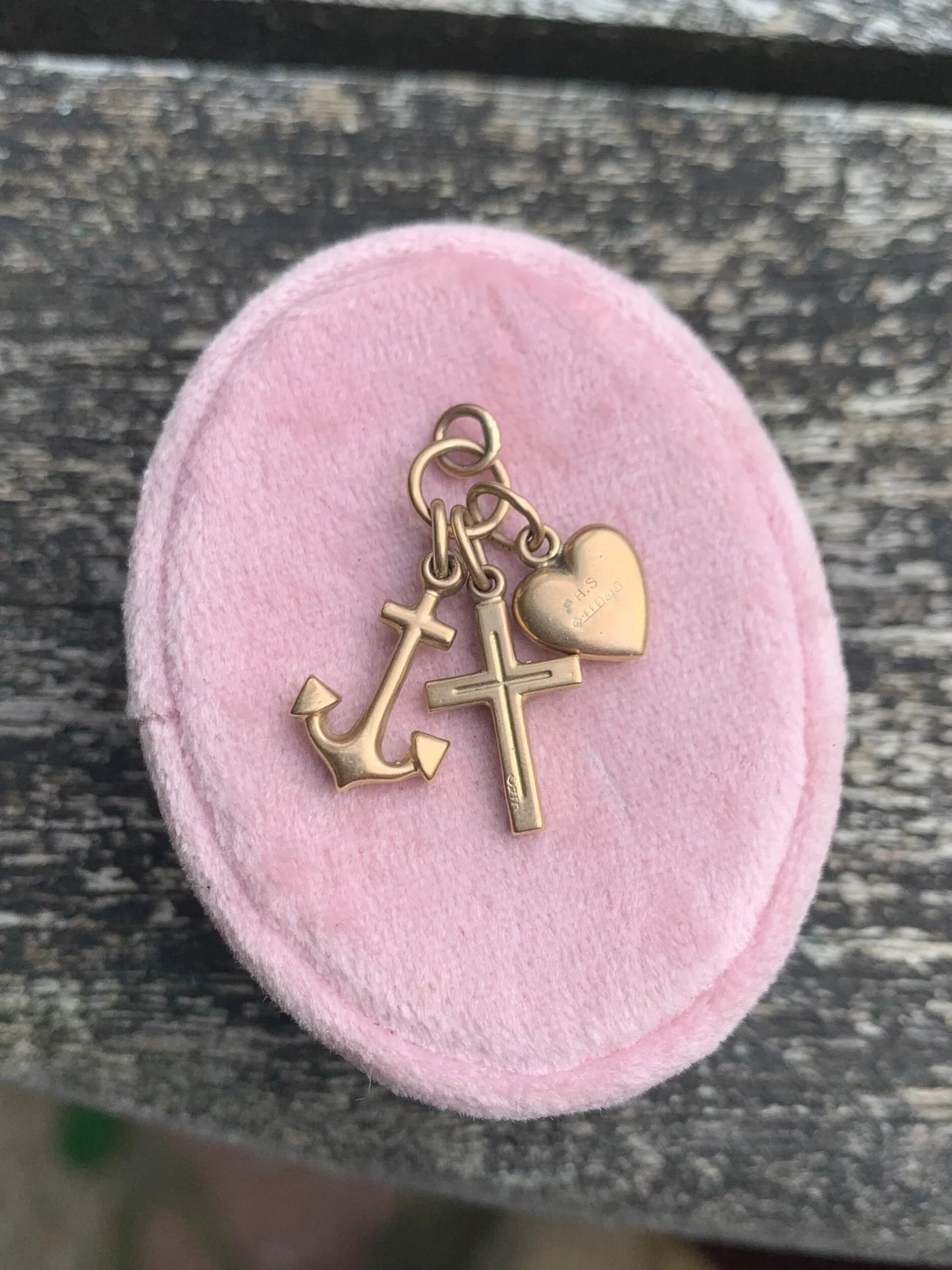 30160385-AAF7-4B2F-95DF-092B32318B03