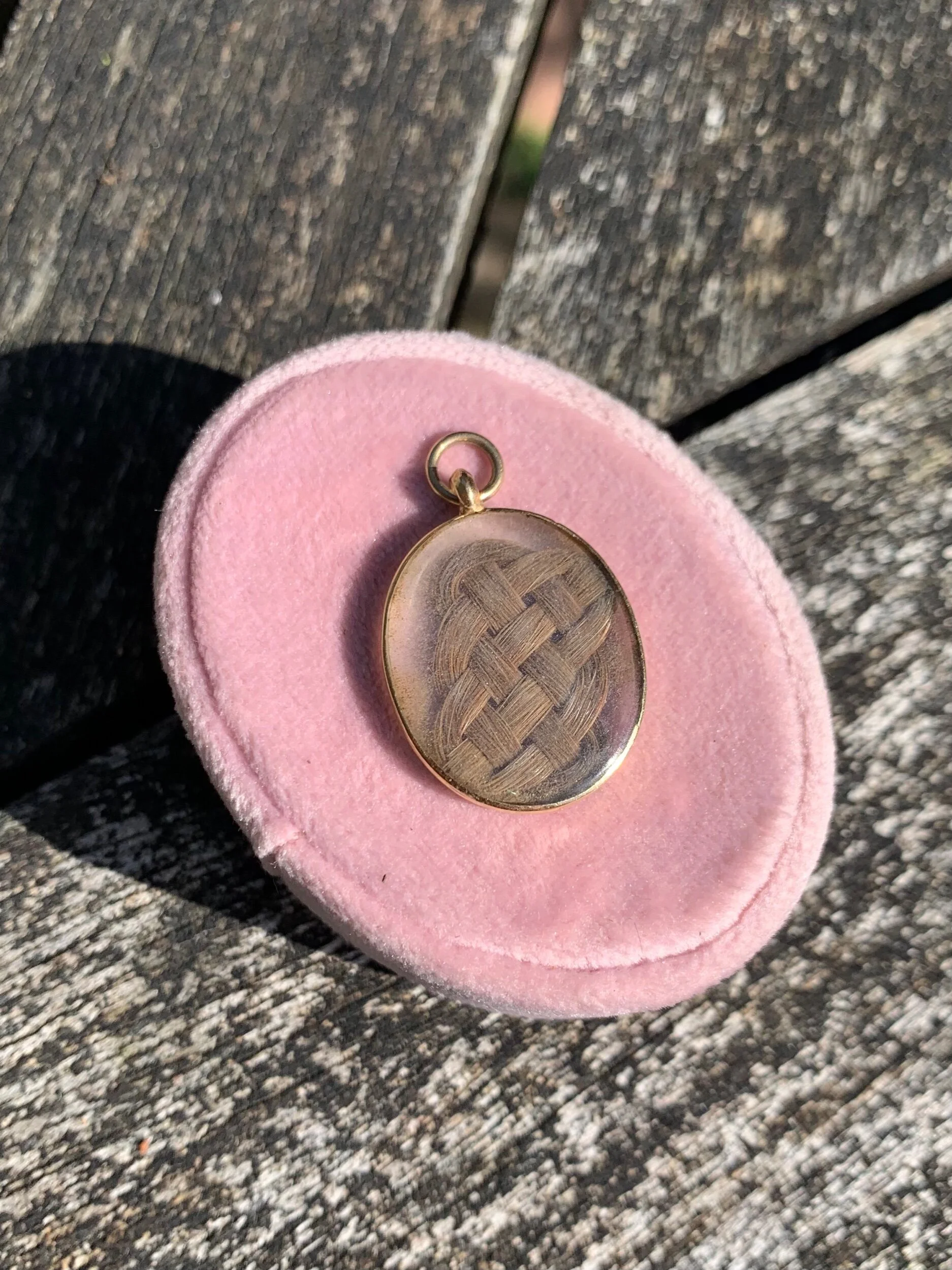 F90DB5EC-36FE-43F7-B3F1-873534FE27E1