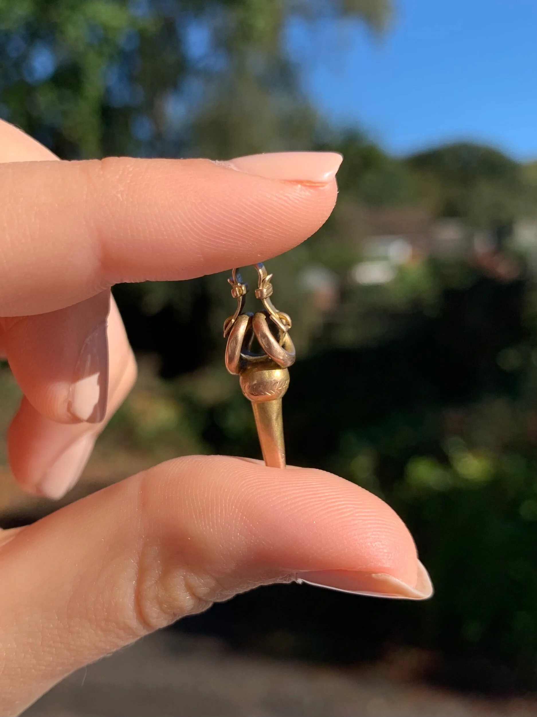 FE856A17-4AD5-448D-A4E4-0AE8DAD48E2D