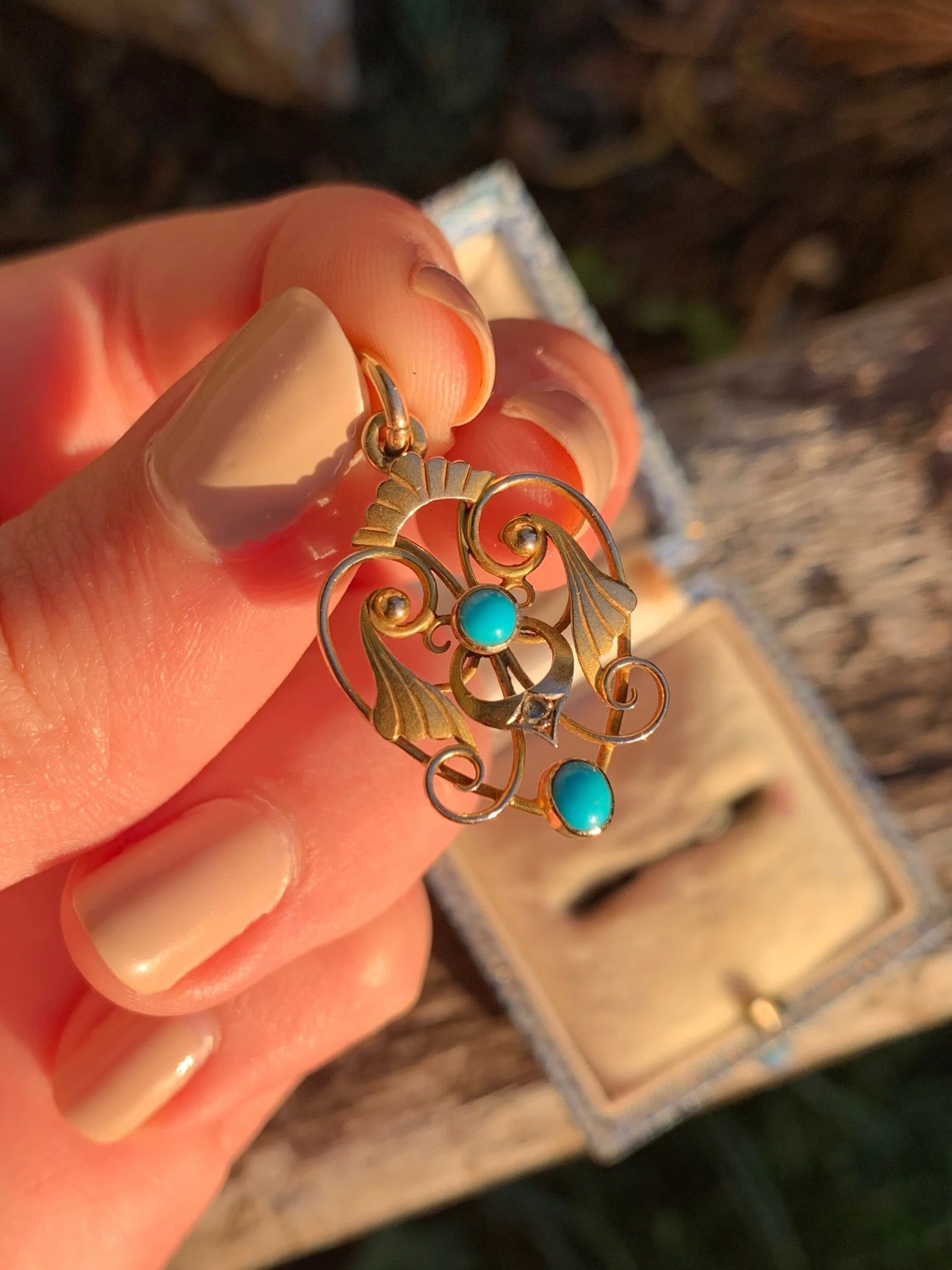 FF5C5A2E-F20F-4644-9B50-84F258F6F5AB