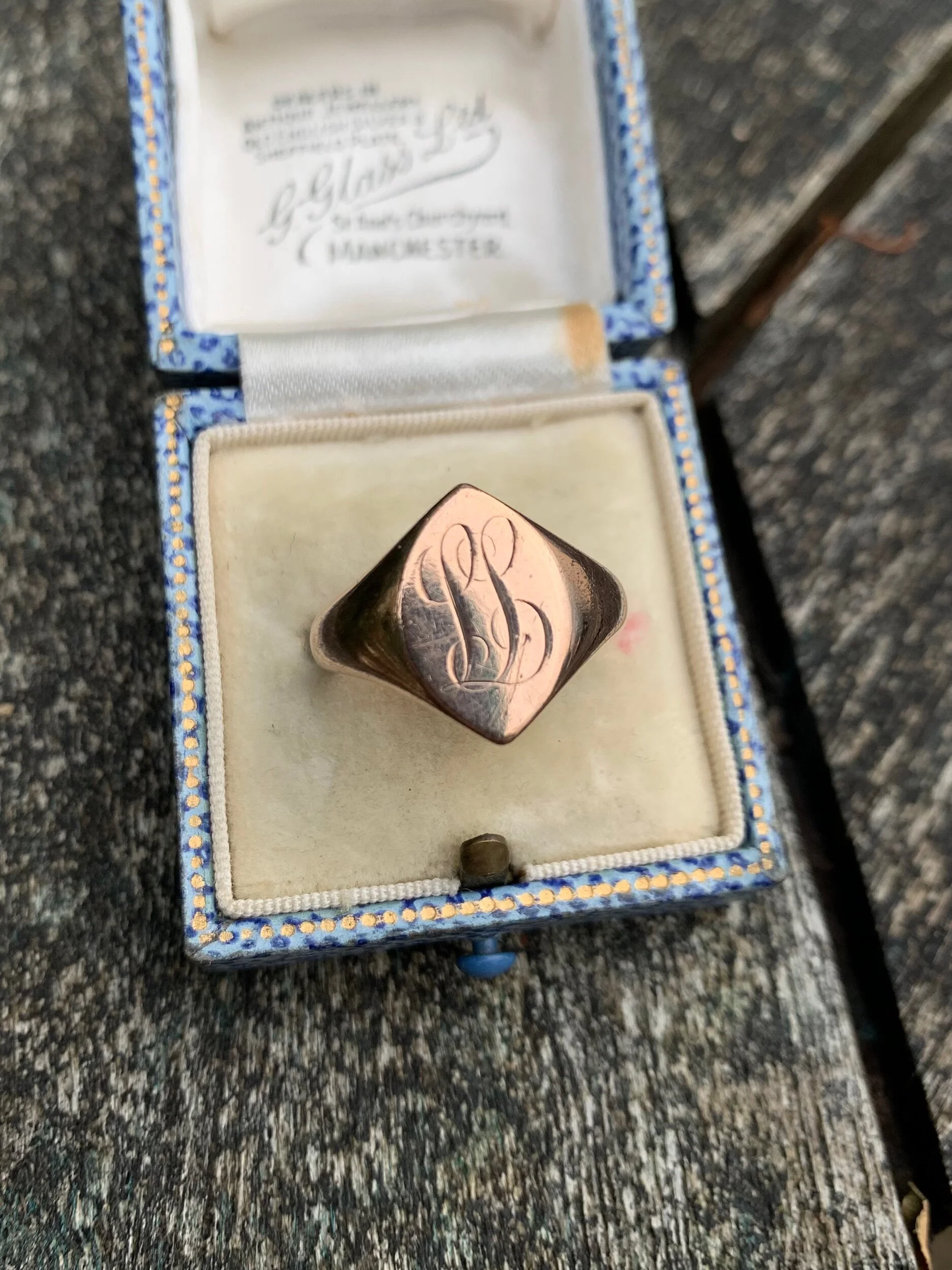 09F6AFA8-8E80-48CB-814D-90E1AC8F1859