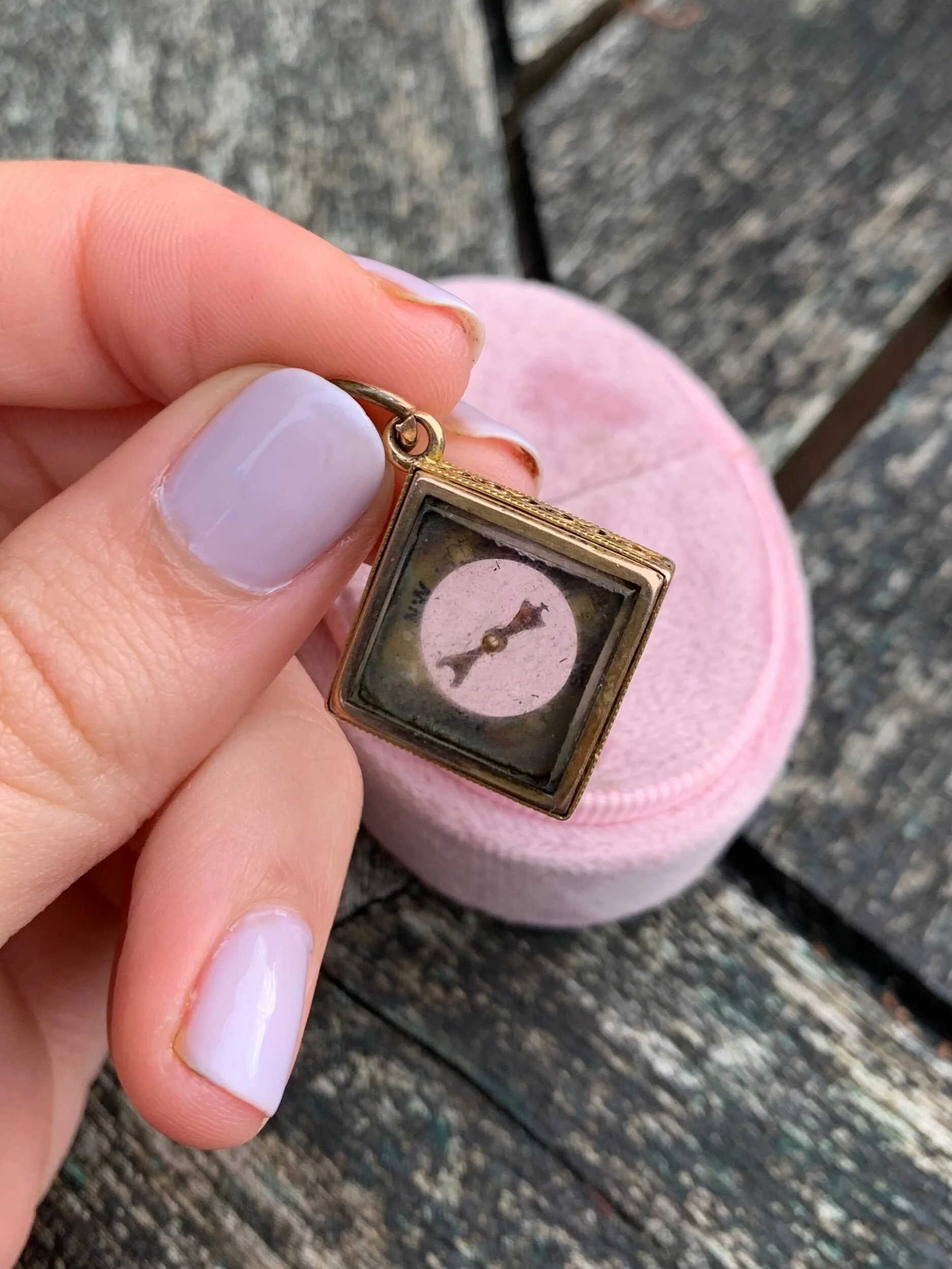 1BF7F7DF-50F6-4582-9915-AE0F95DF3C30