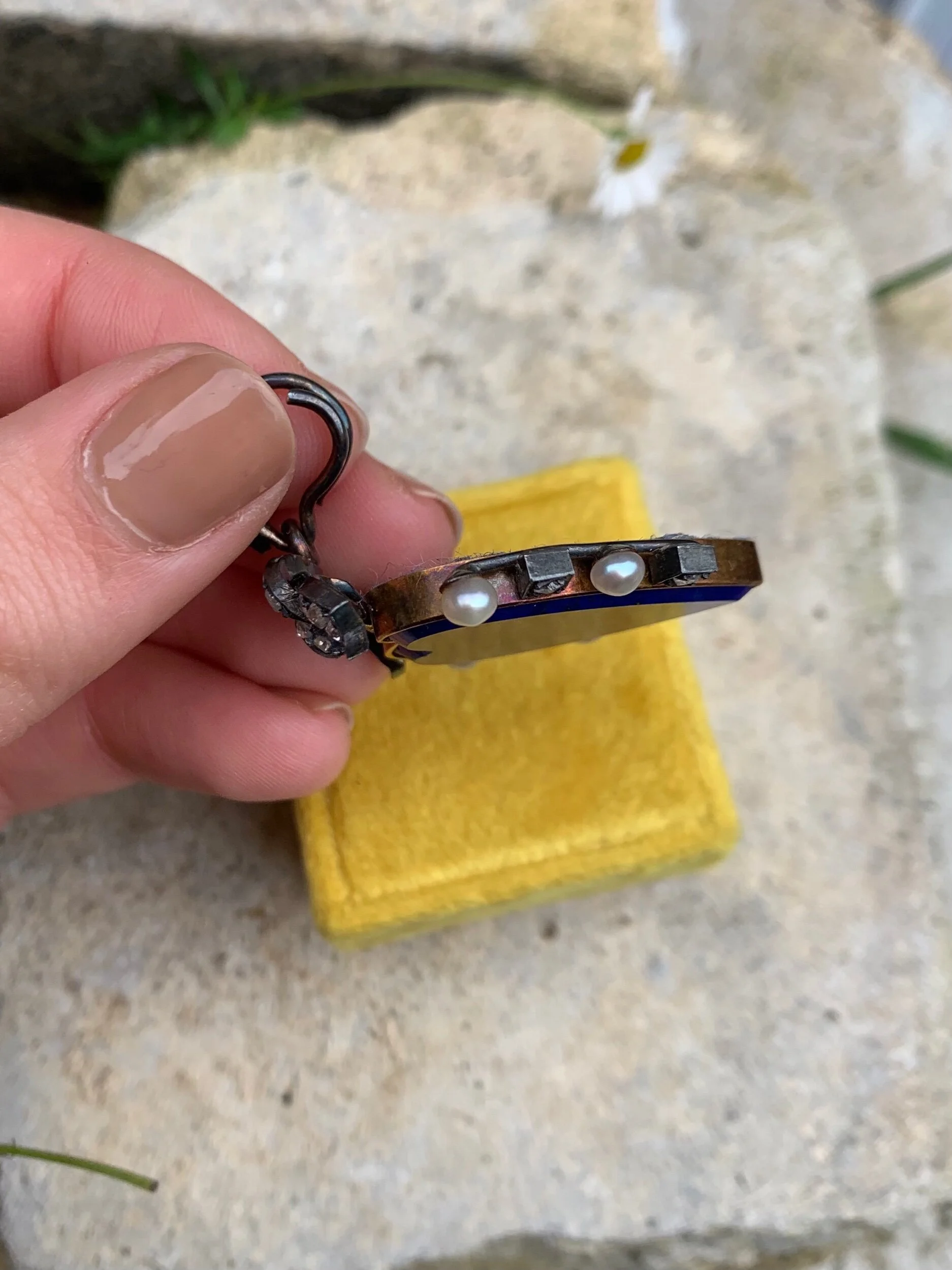 C9CF2362-F717-4AA6-8B24-D1BFA6A5DC0D