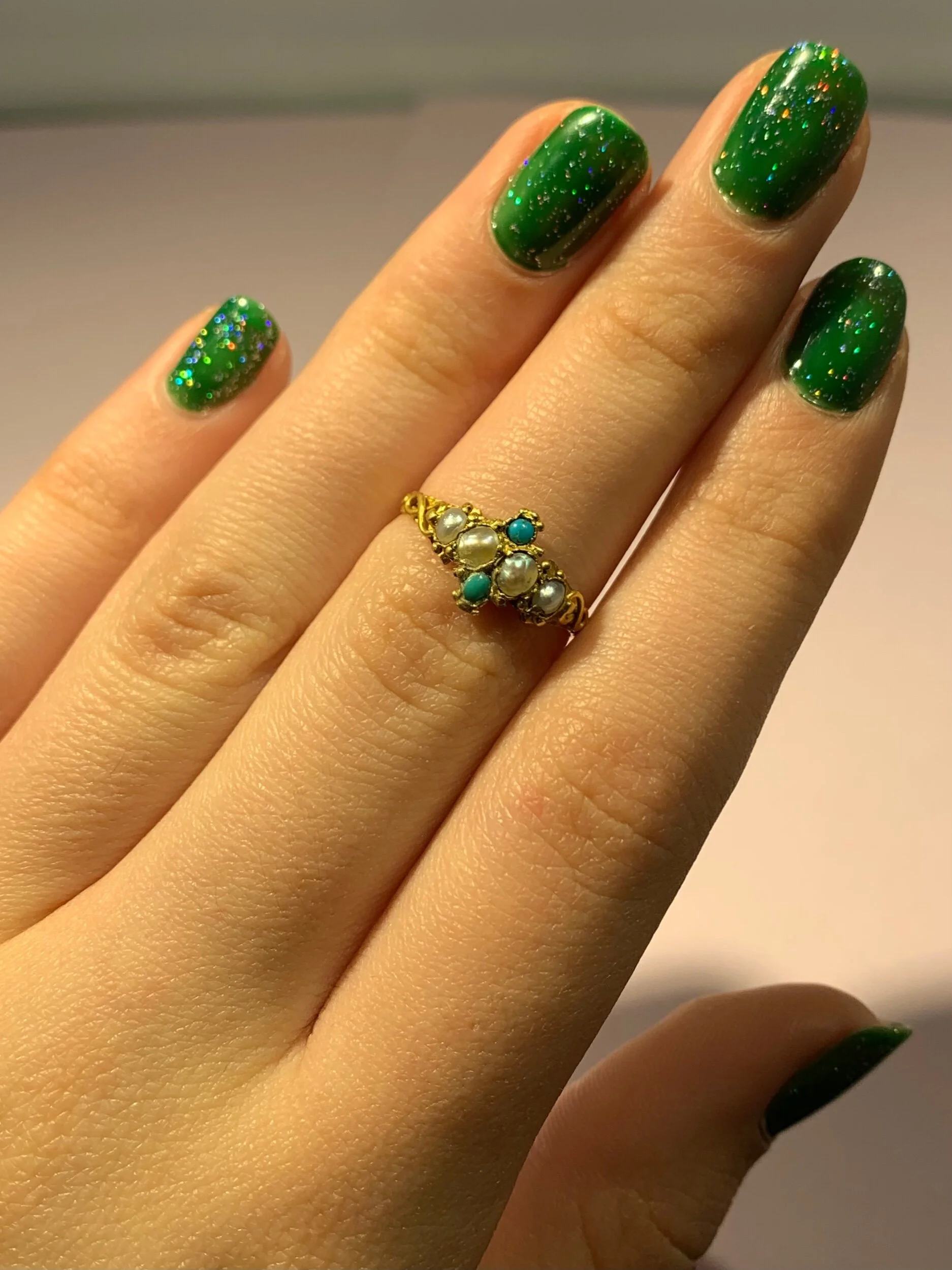 6FE69517-B9AB-45BC-A660-2DBFF2265456