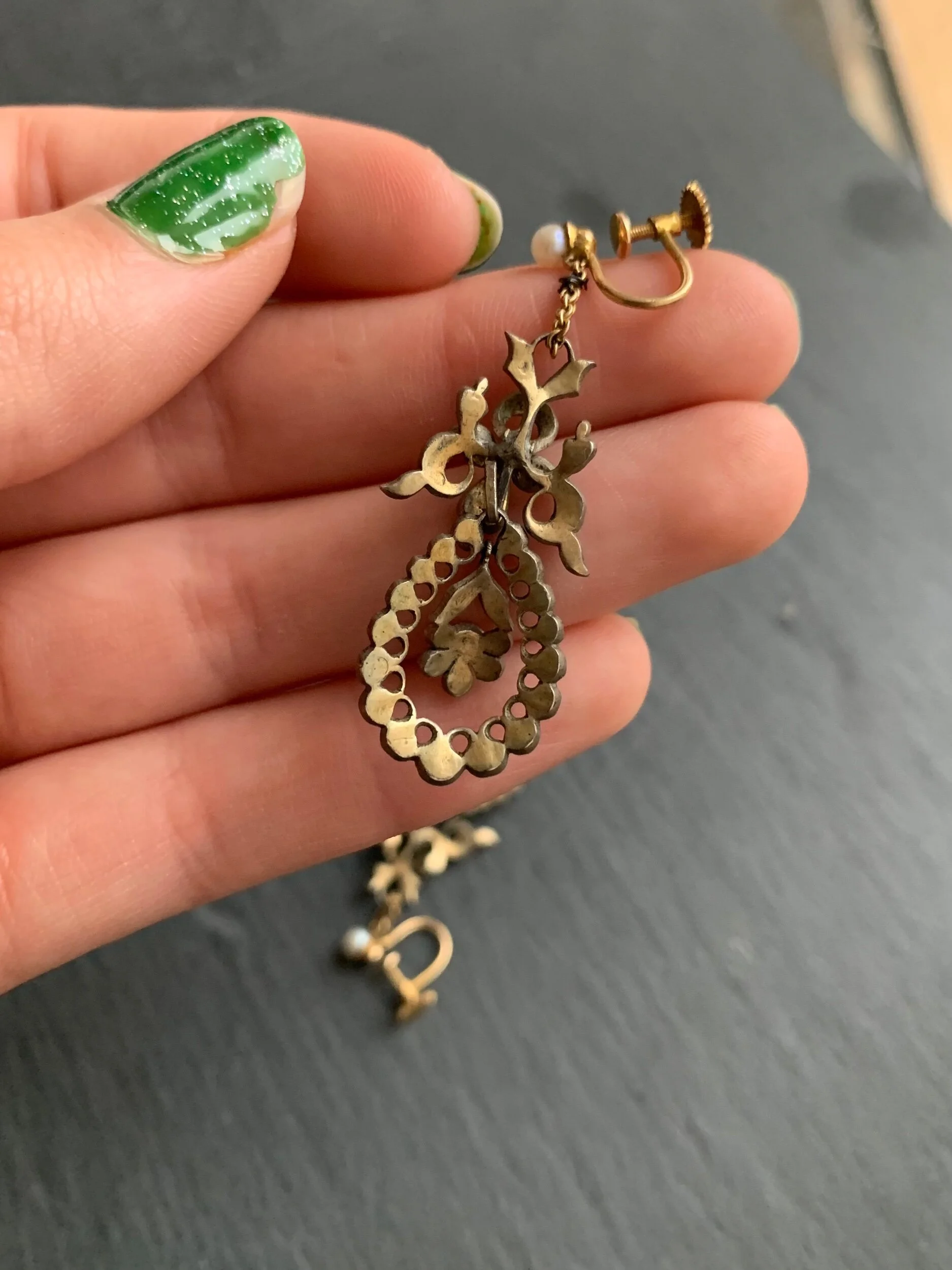 6018F052-6BAE-416D-87B2-9B2DB49D7F2A