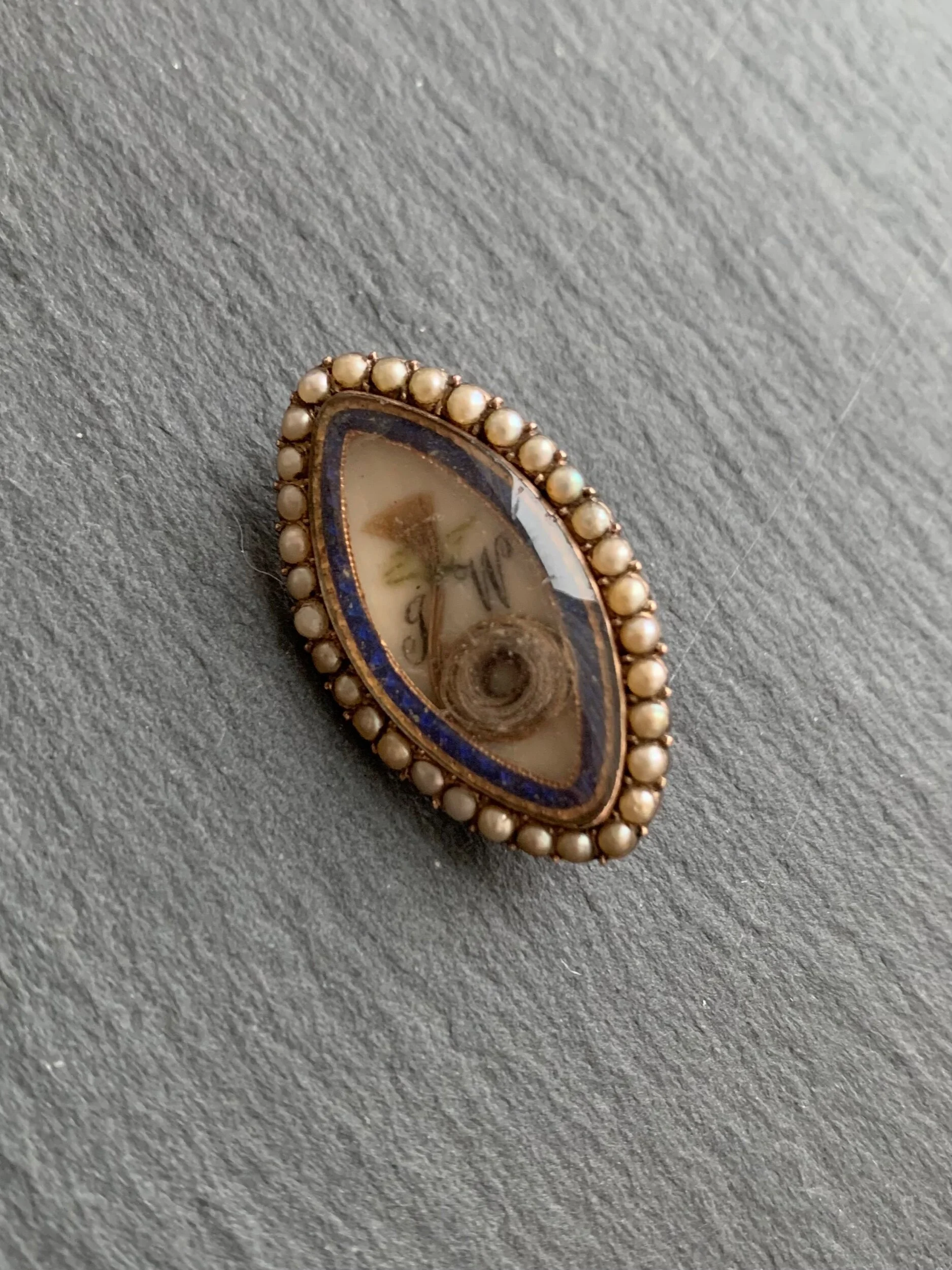 EEC54EA1-7956-4CF7-9C72-06DF6B0F817E