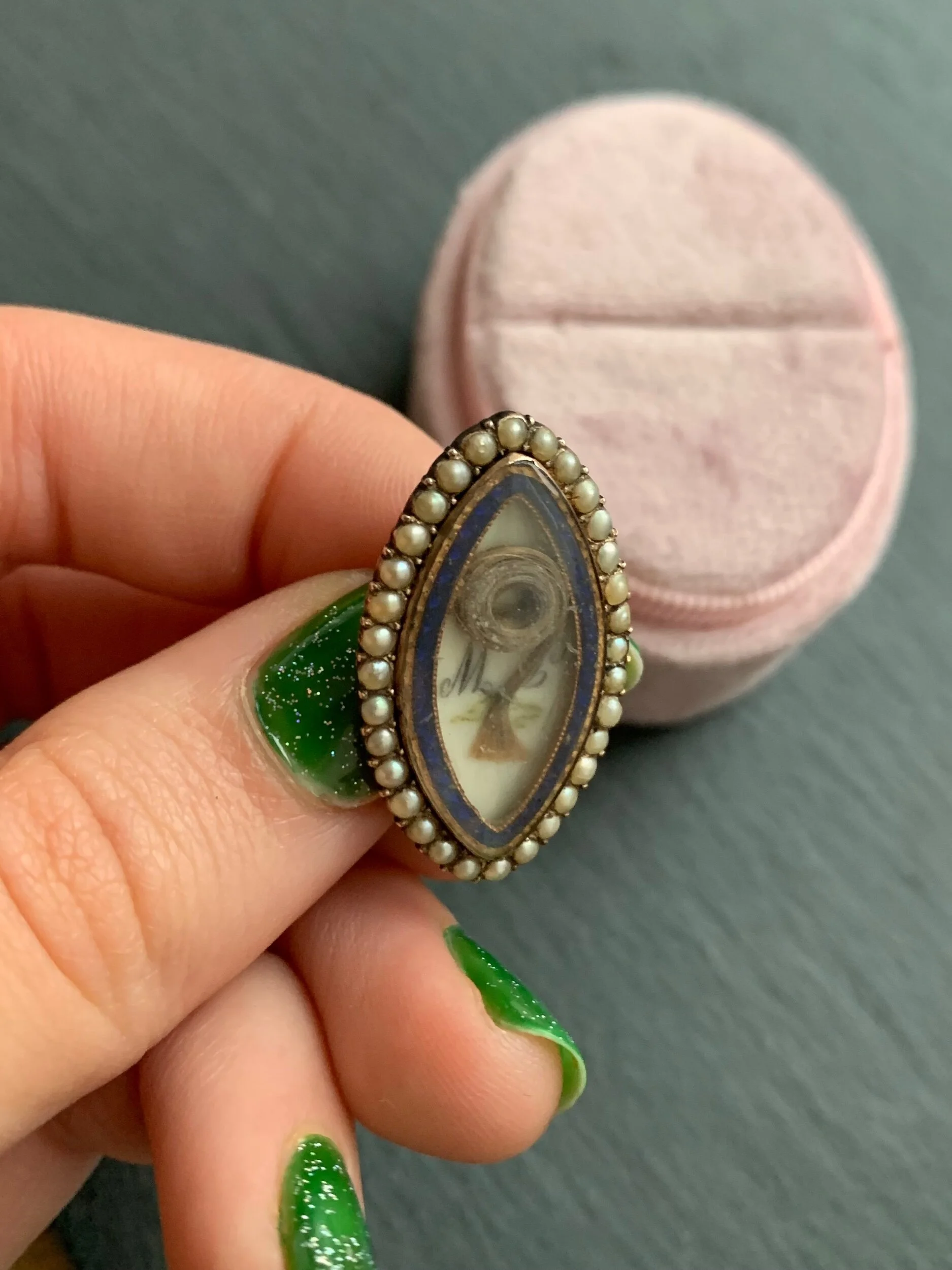 5B06C25A-F083-4D39-B662-F7FACC18E39E