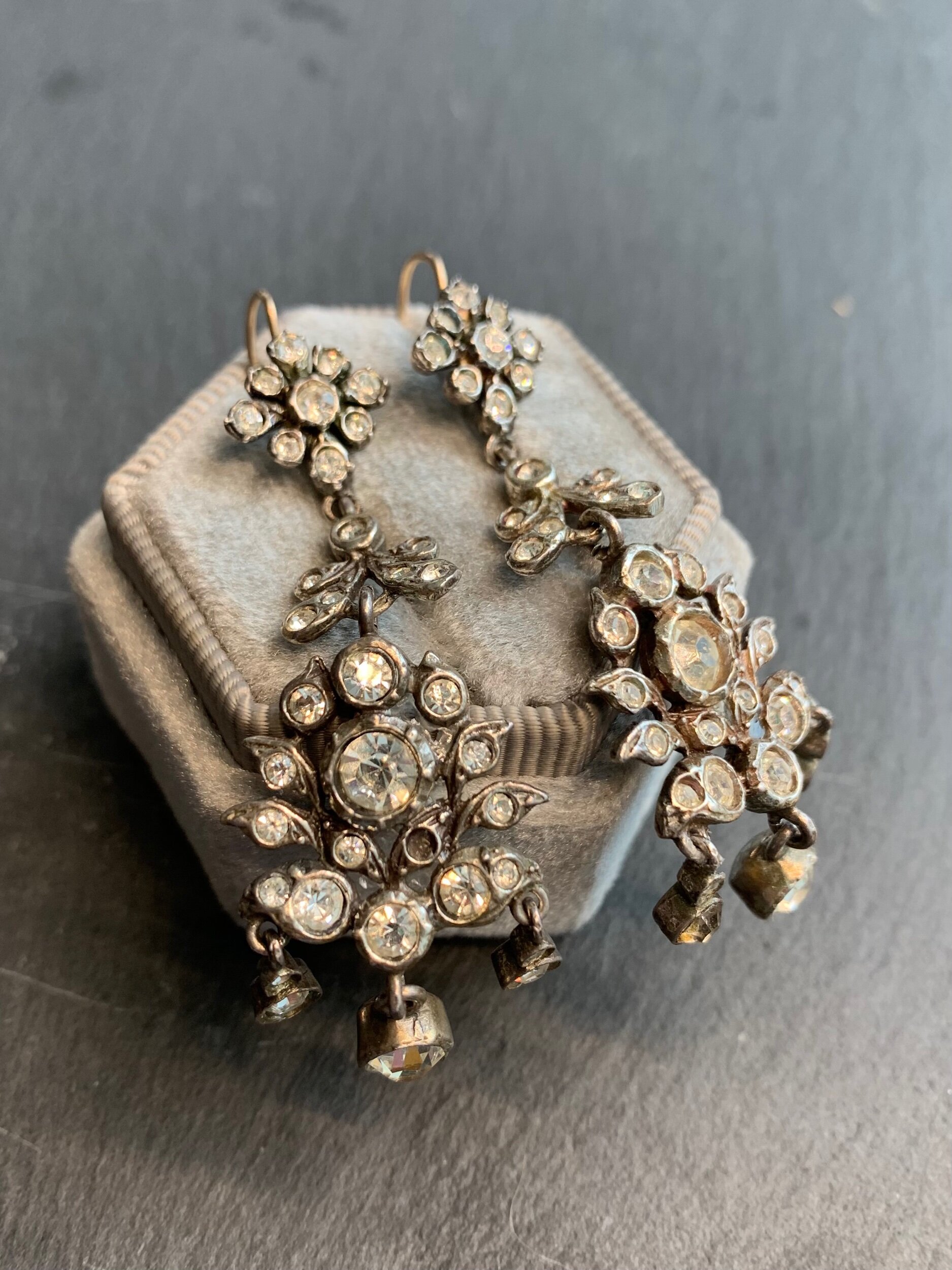 F1006287-4FA2-47D0-A6F8-FB02C7E3B45B