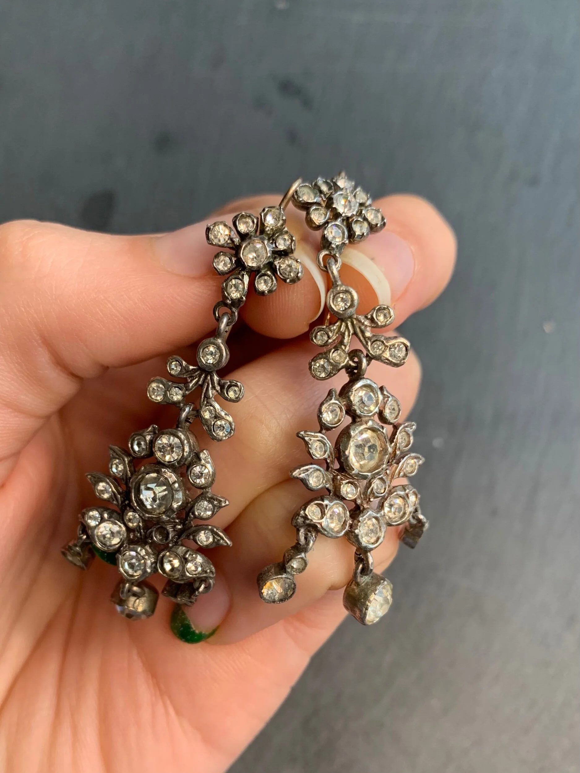 D5706306-4C2A-474B-8B6A-270B99E70005