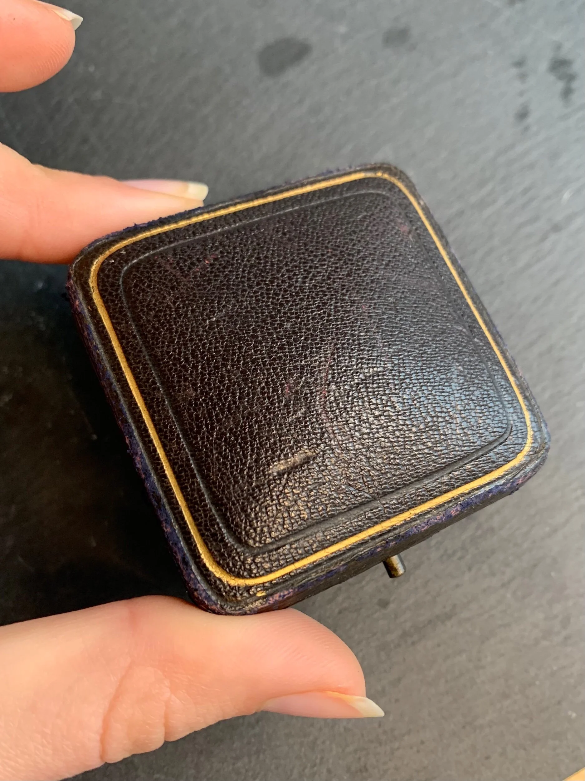 5E909541-CAAD-49B1-9307-DFFD5AF346F0