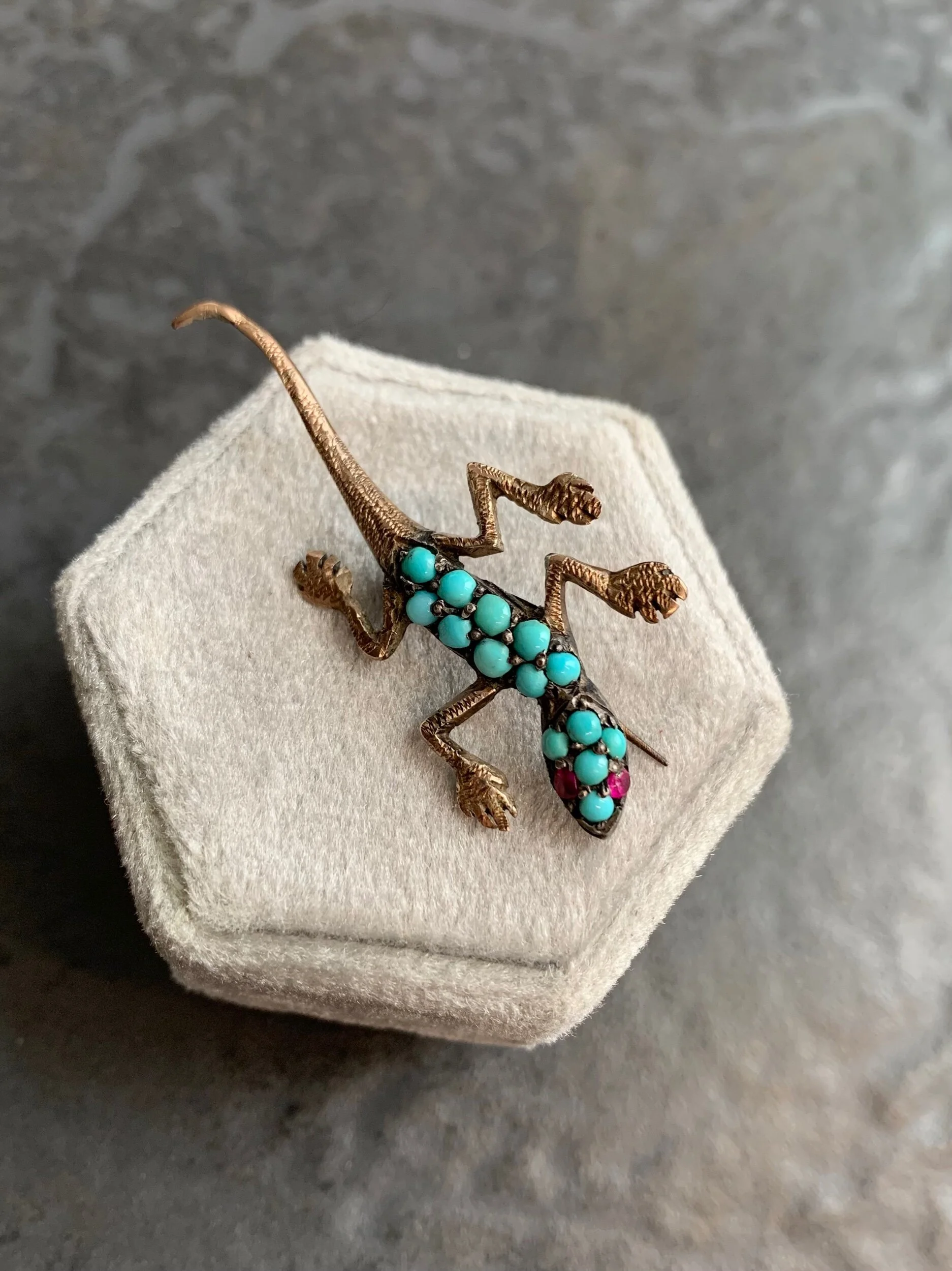 7DC26C54-8639-429C-B253-FB63CE2C4EF4