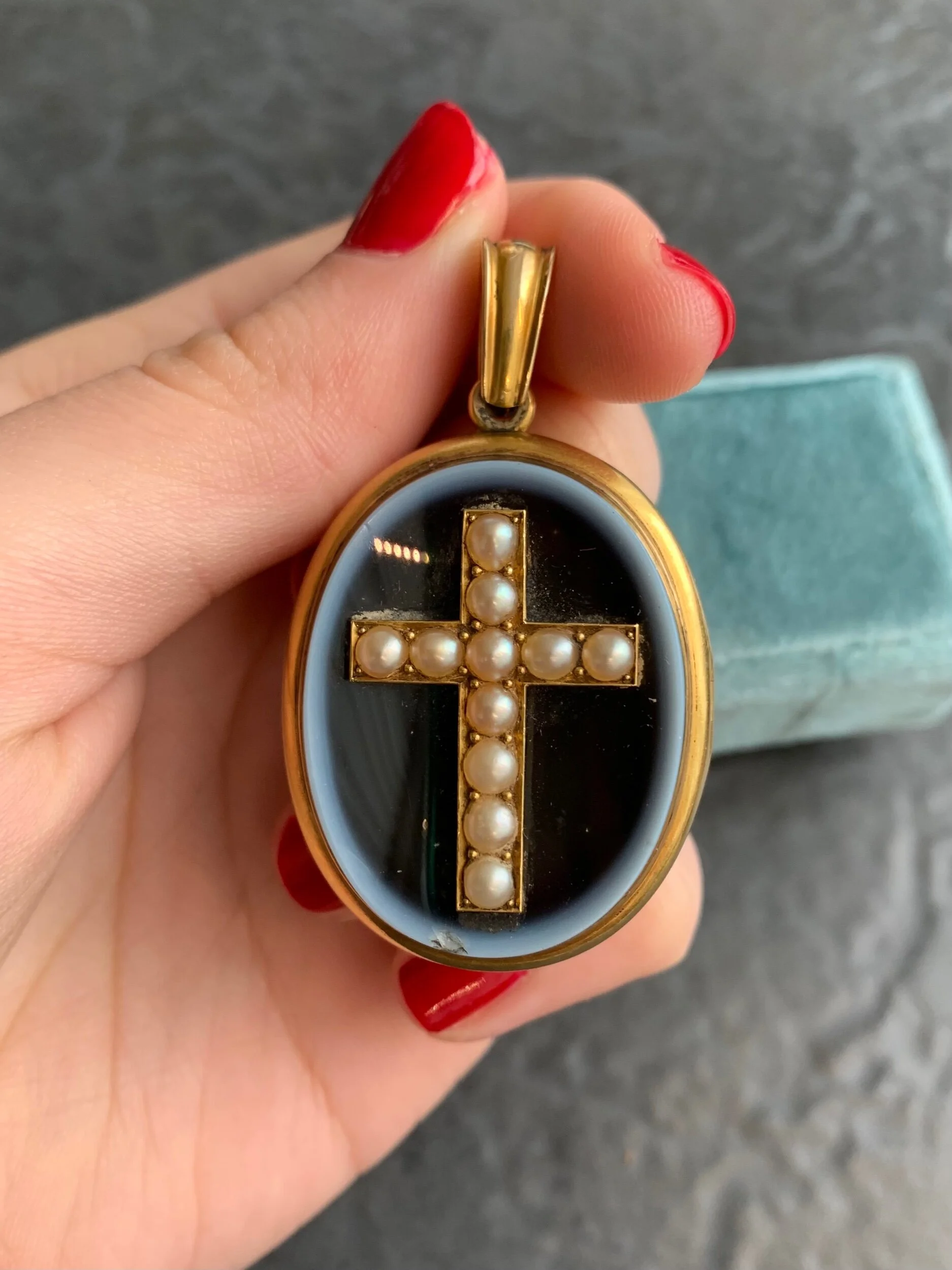 99302358-A247-4B7A-9A46-E43EE5ED7B0C