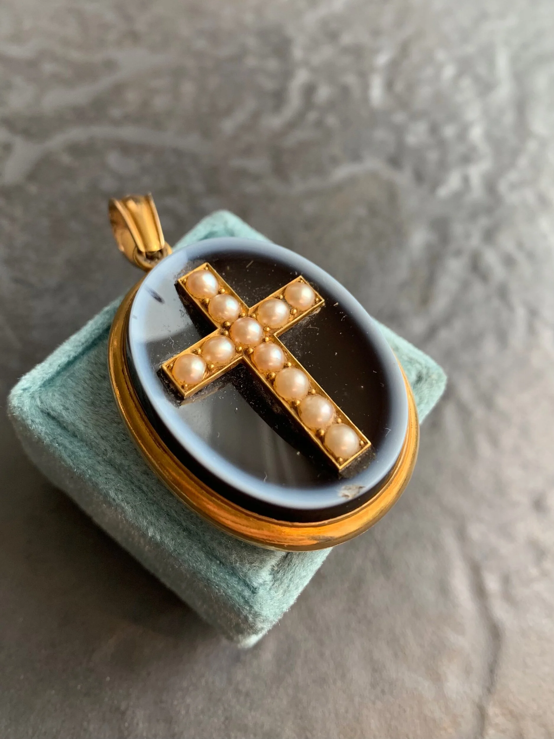 B0C476A6-1215-4C5A-813E-EED623231A63