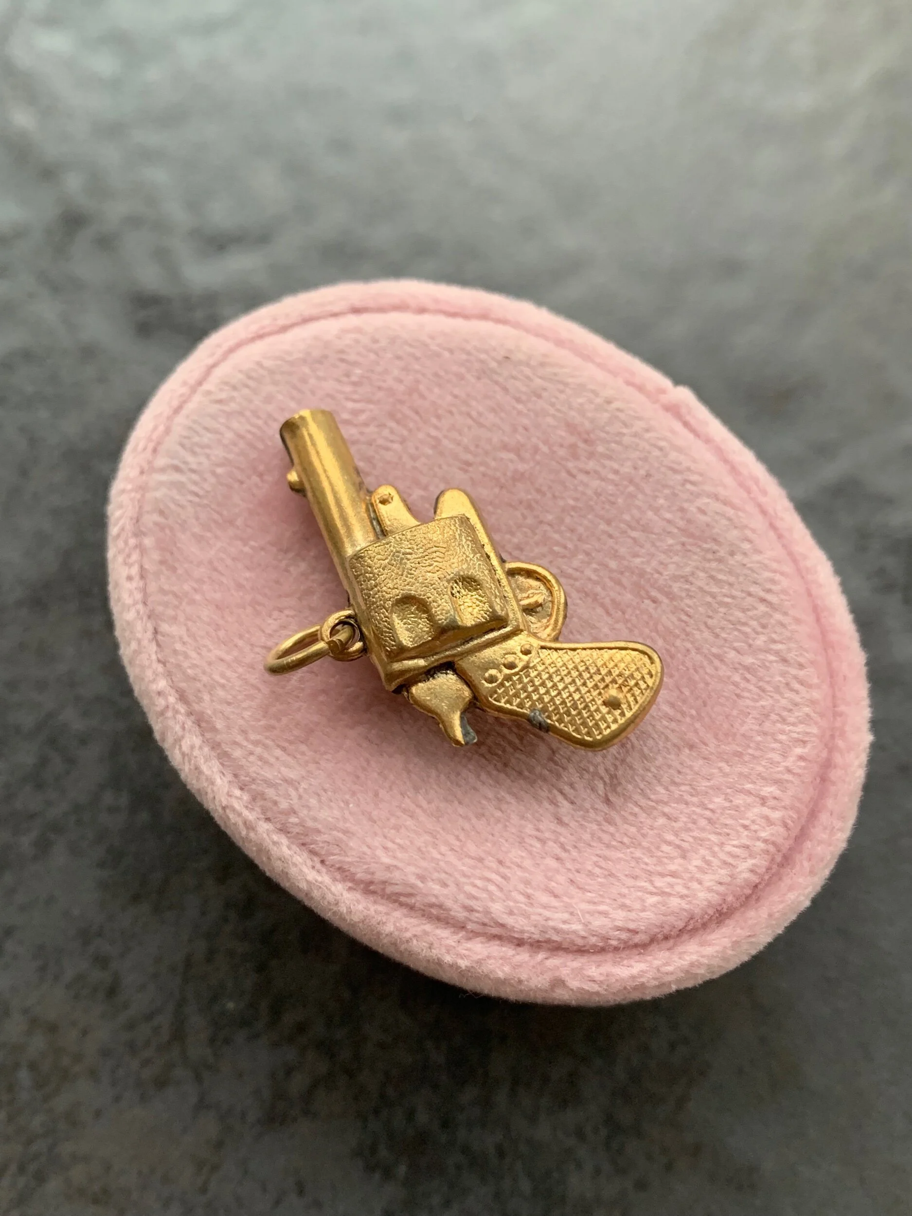 CEF81A25-2F81-4421-B1D1-D0160A9A83C6