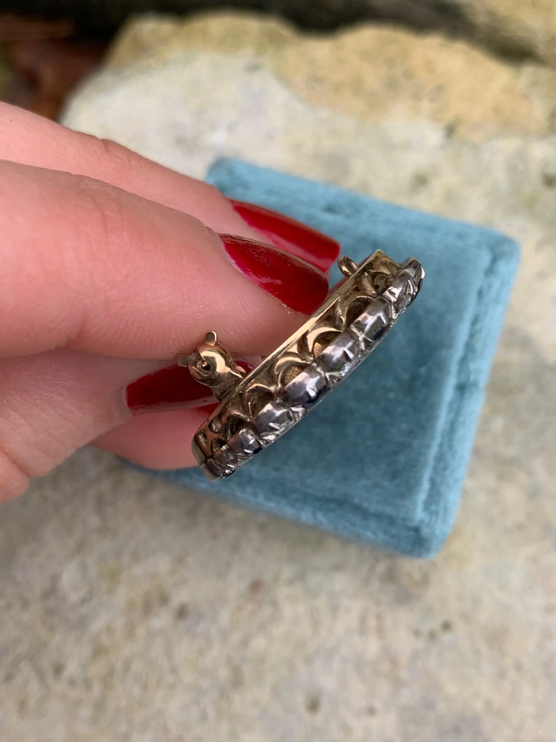 5FD0EE3B-4F0F-4050-BCAF-84CDA7CC5DE2