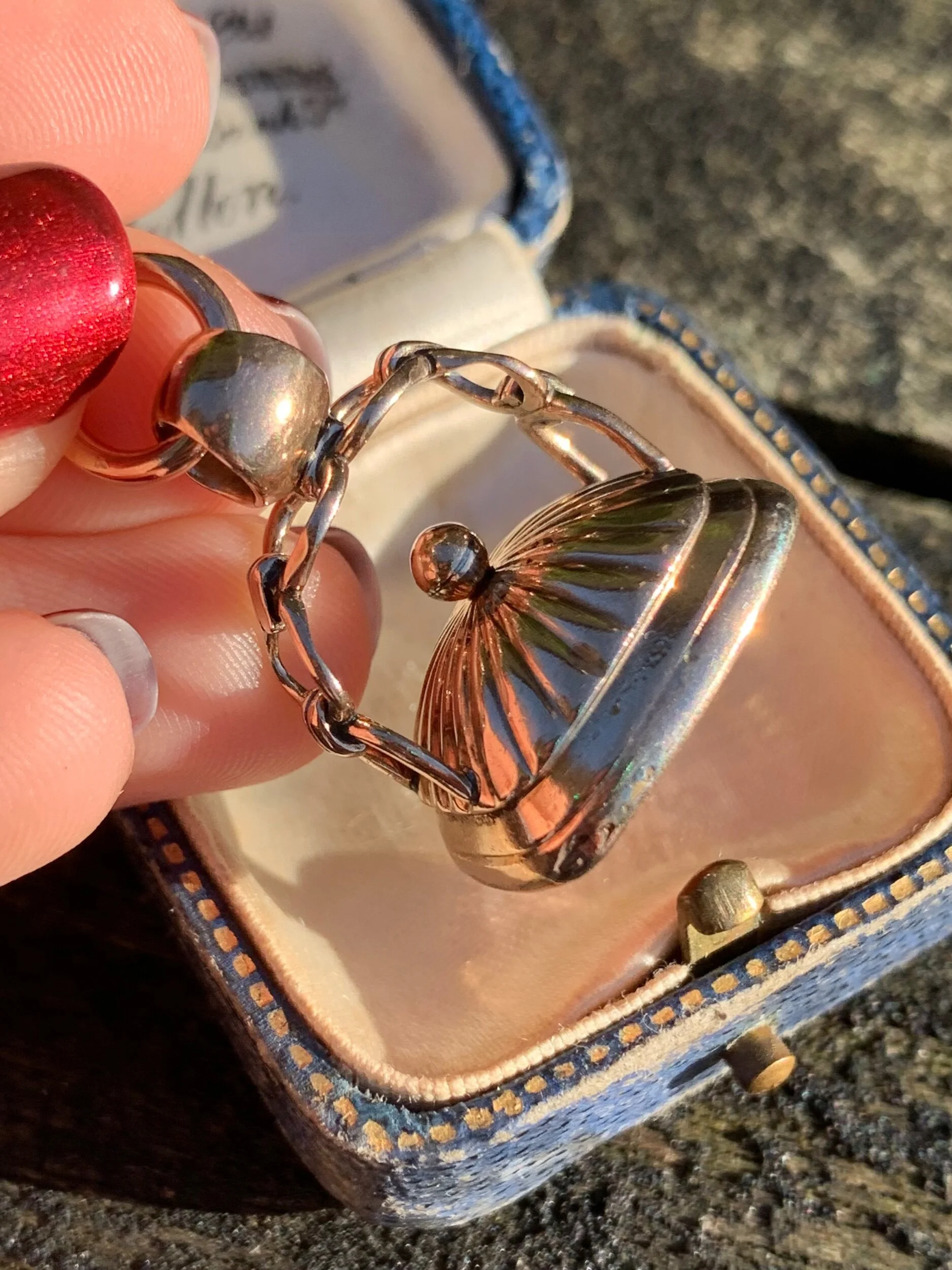 37424EA4-D664-4479-8236-BA745DC43C58