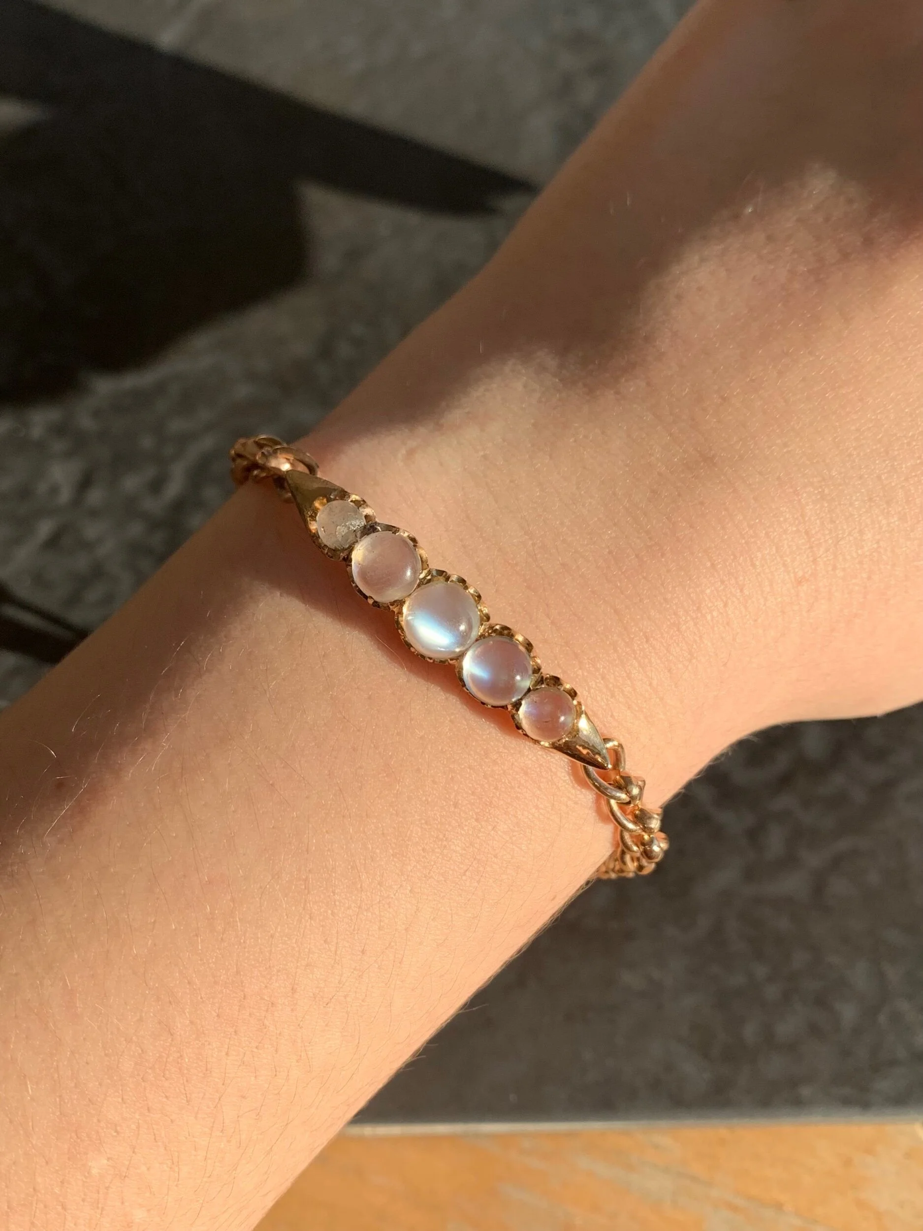 35F9D7F1-BB8C-403B-B865-A68C4F06564D