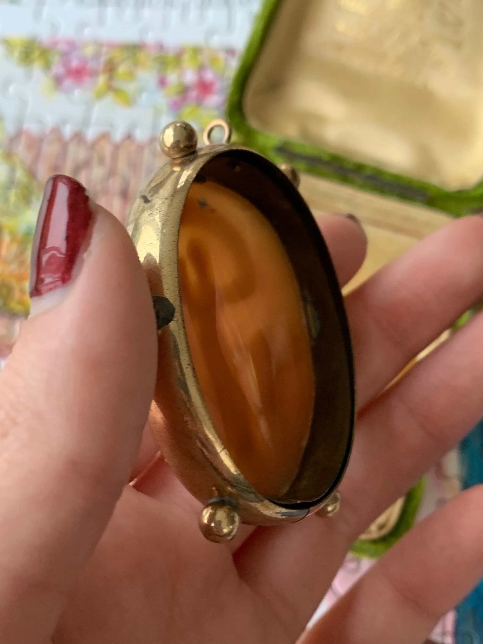 81CB1FF5-C4F6-48C2-BBE4-4418E48661BB