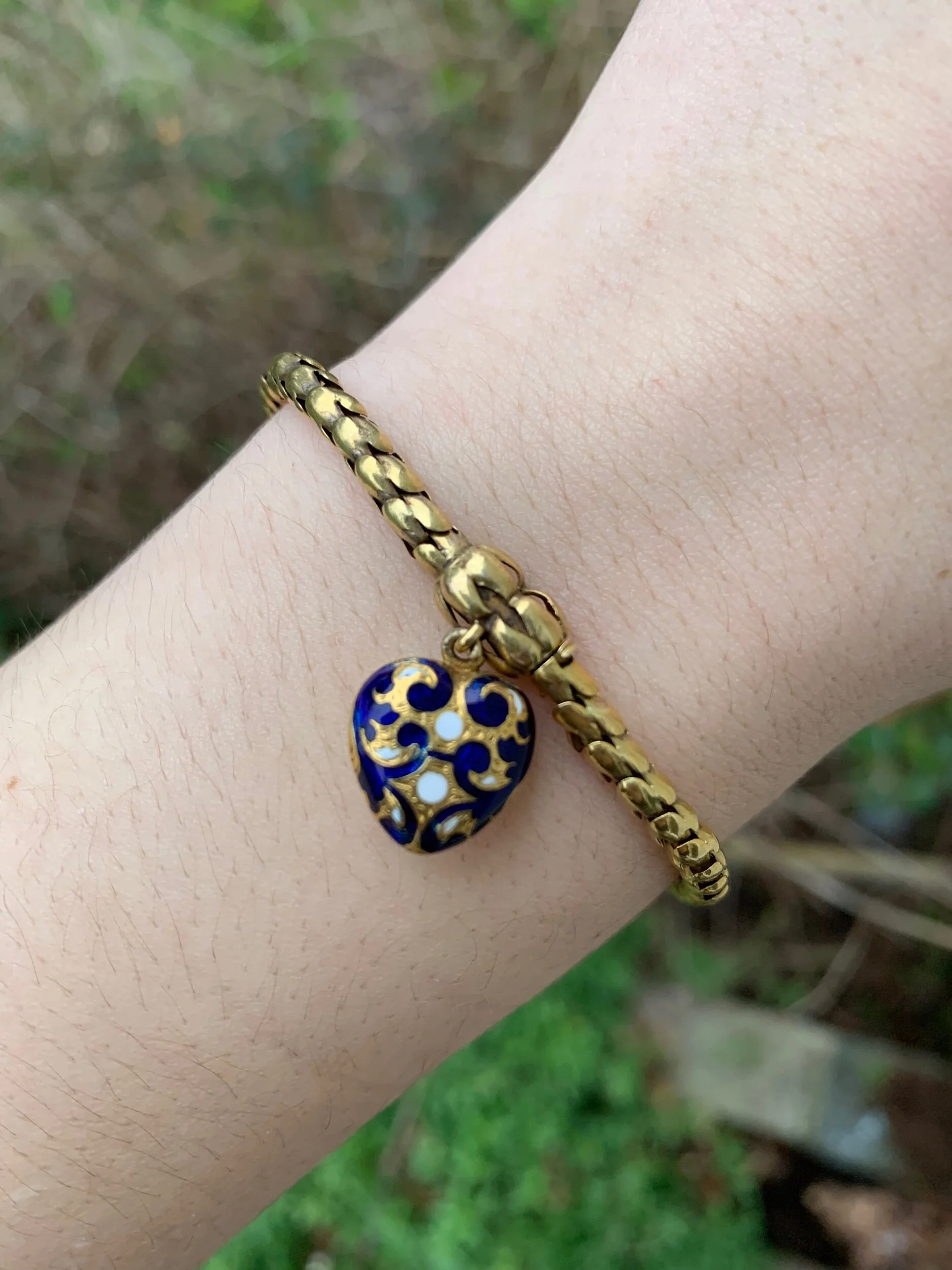 96DECEDA-4712-46A1-A770-935B5FFB63B9