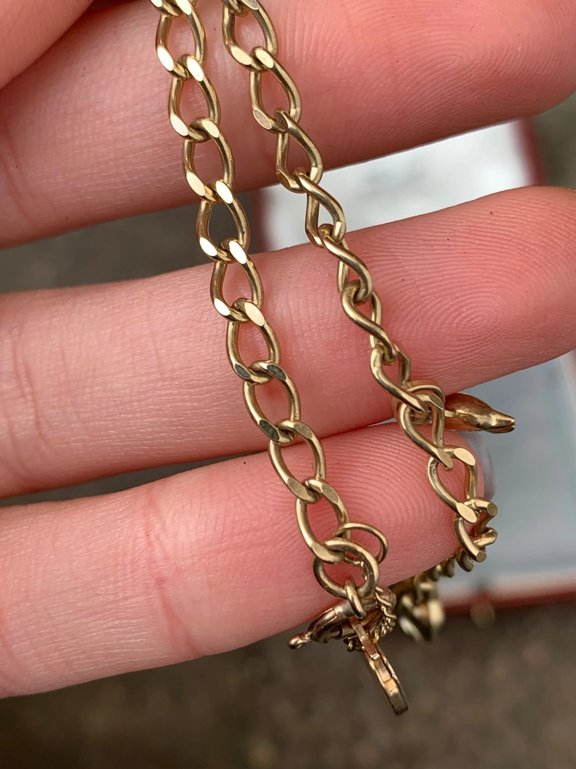 720D9F4E-BE18-44A0-B382-0F263B385CD1