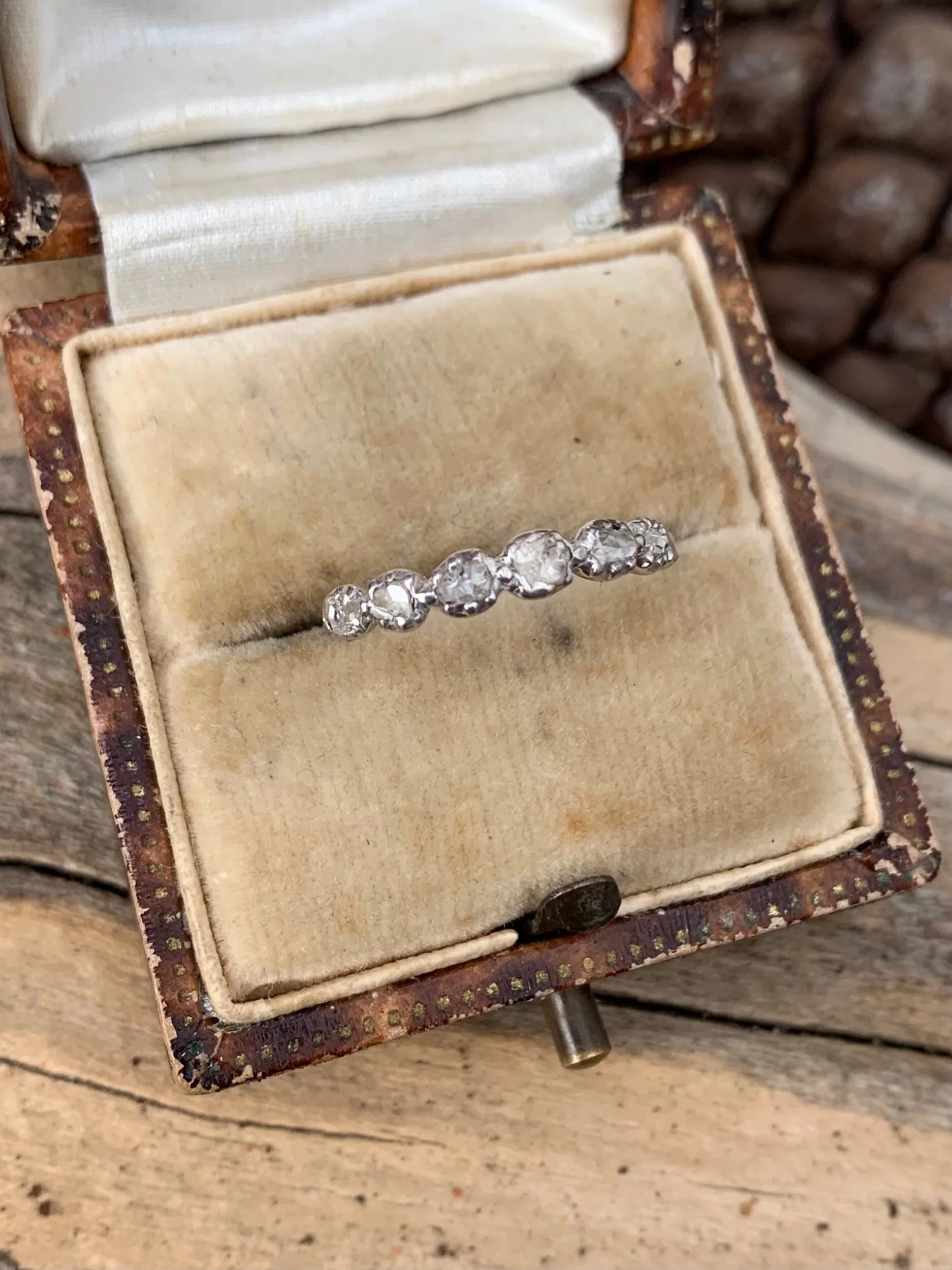 21F23E23-265D-43C5-8AC5-A78018E667C0