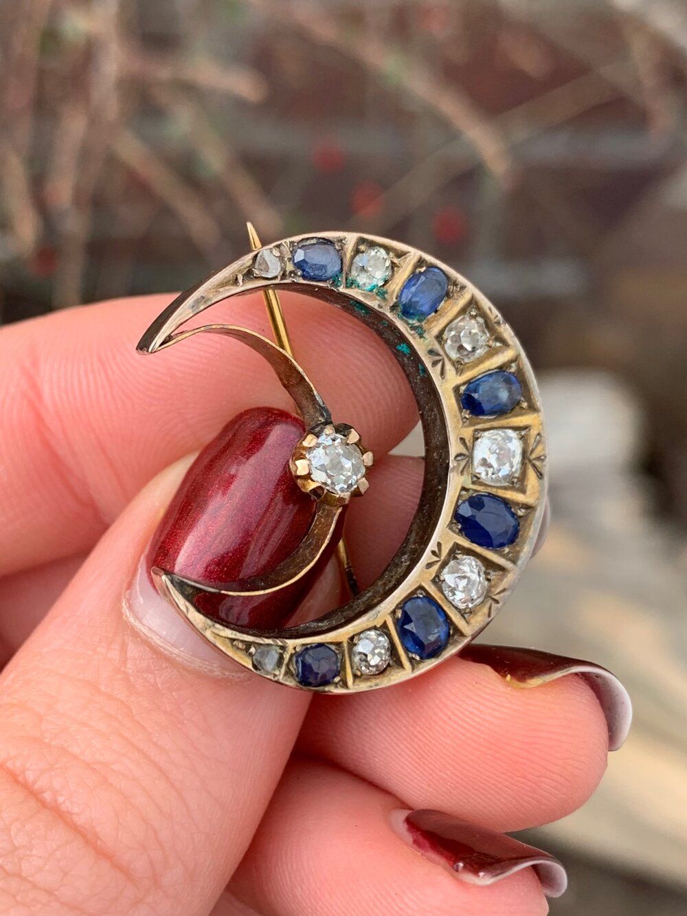 Antique sapphire brooch deals