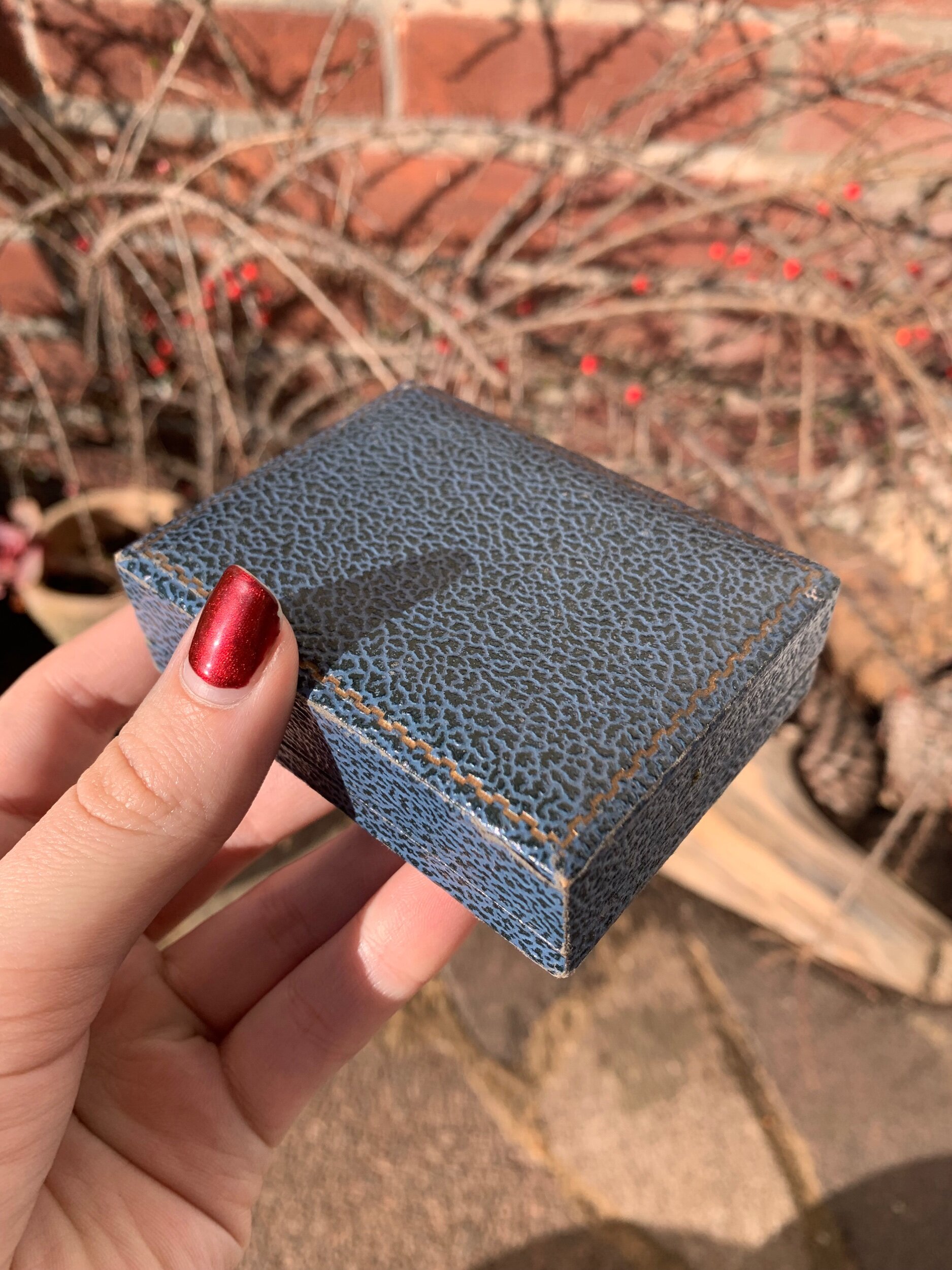 46183483-1026-4979-9F46-EDF233DA16A4