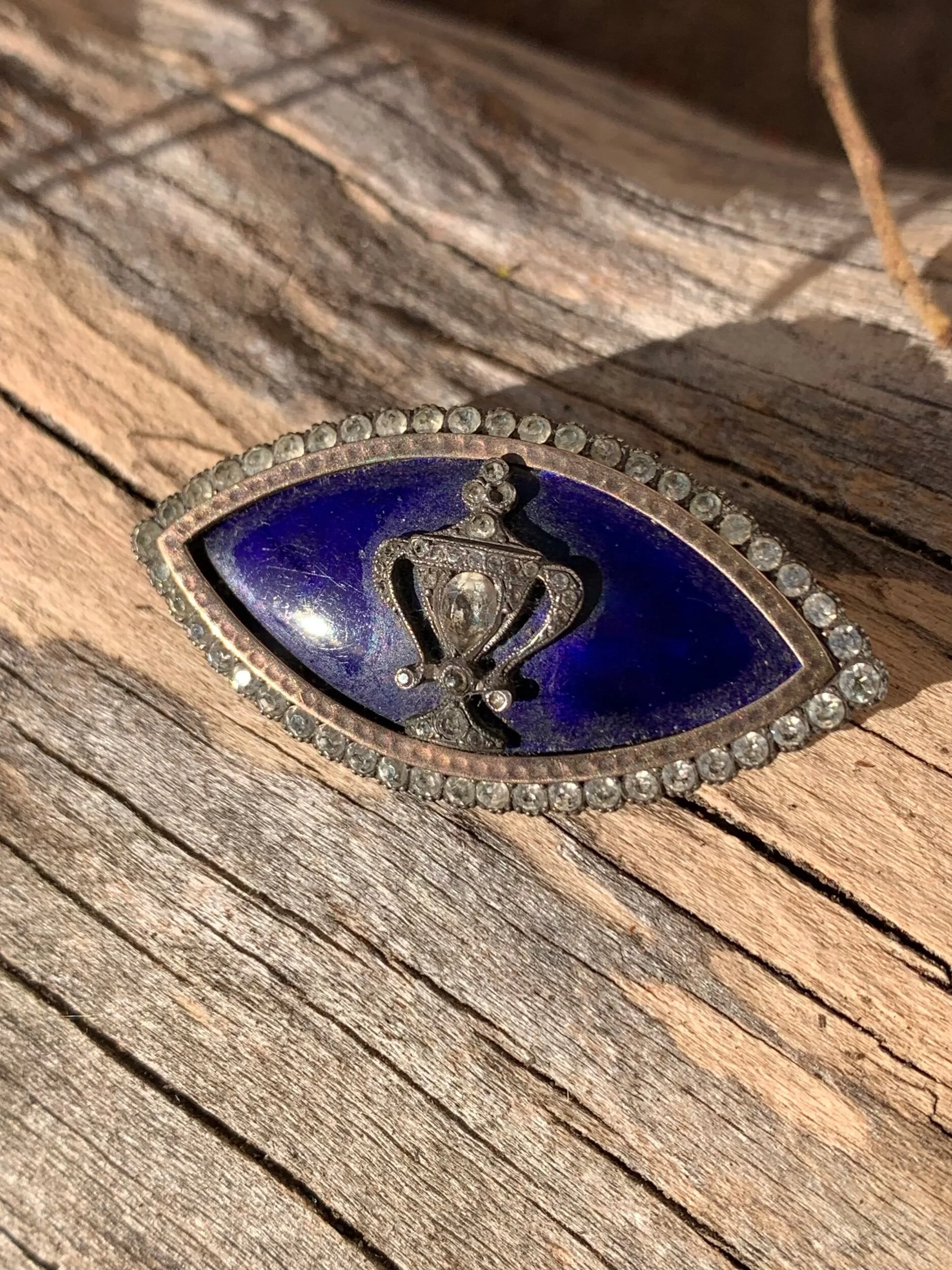 E77009AE-7CB0-4445-9458-B8EBDB4ABC21