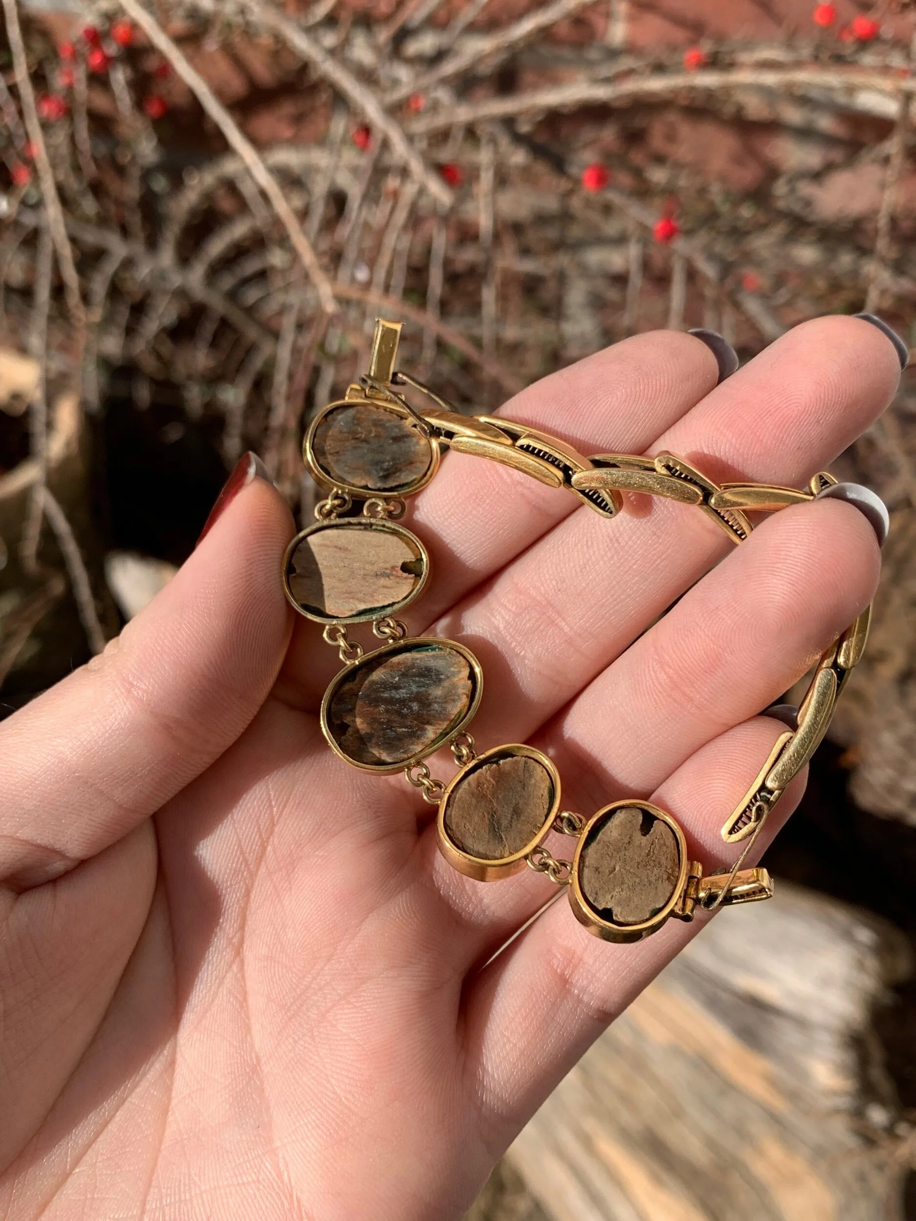 E2C0D76B-0CA0-47D8-8E51-666B9B4E7FD5