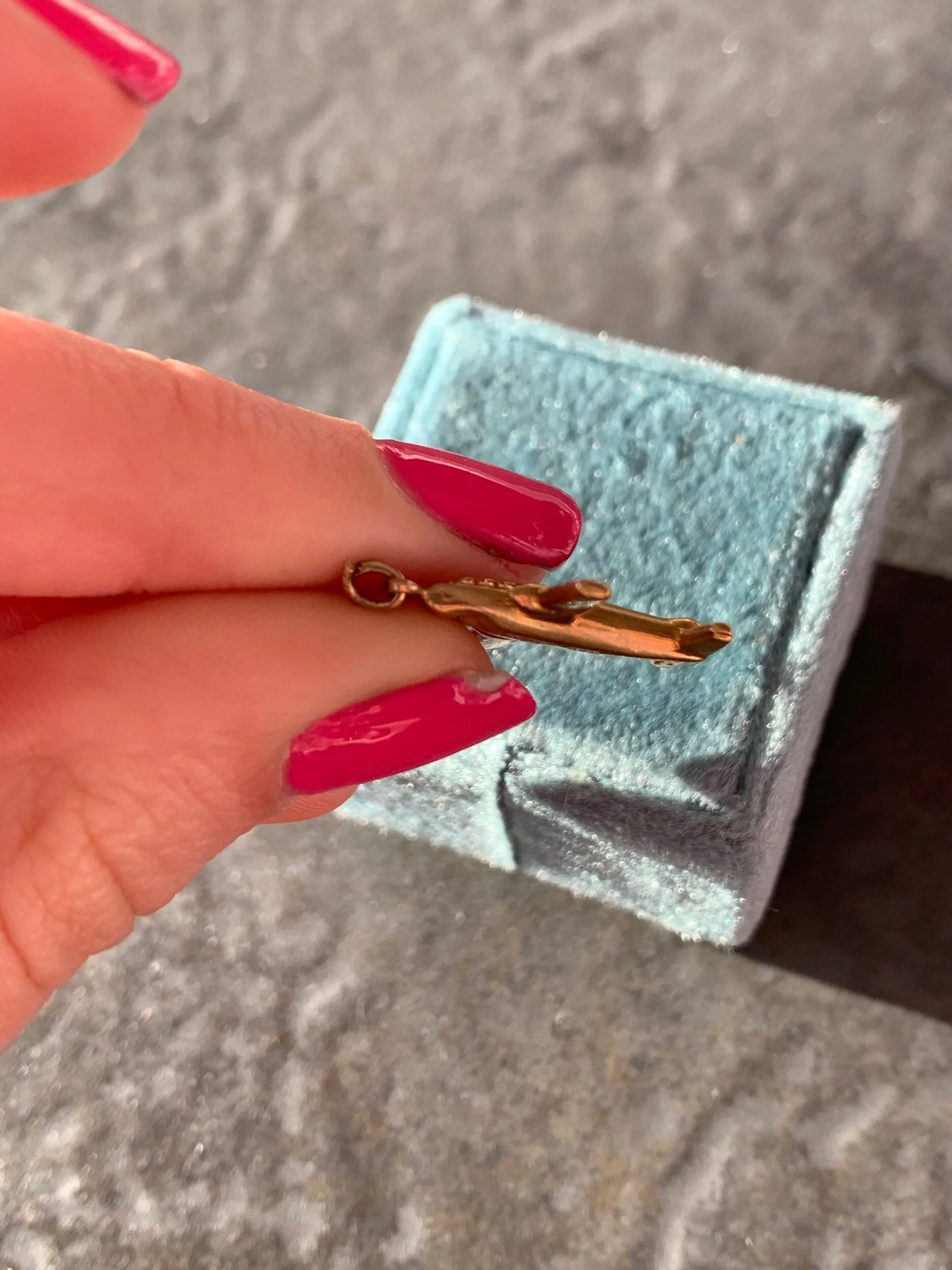 9CA9D97F-29B8-4BFC-9CA7-A073FA22E789