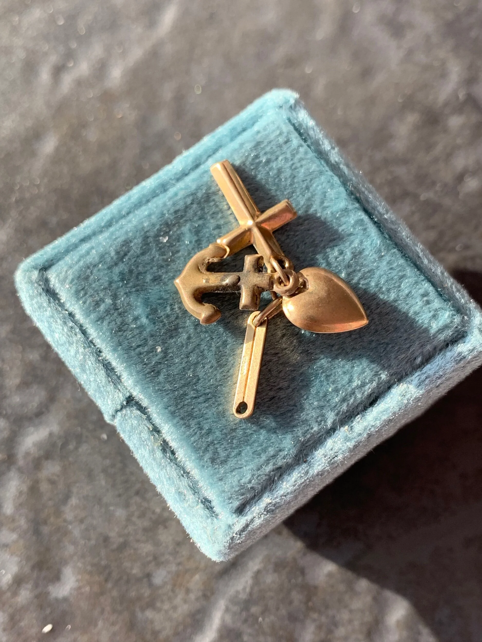 F89C4F71-DE5E-4C82-A63A-3362F5CF8E17