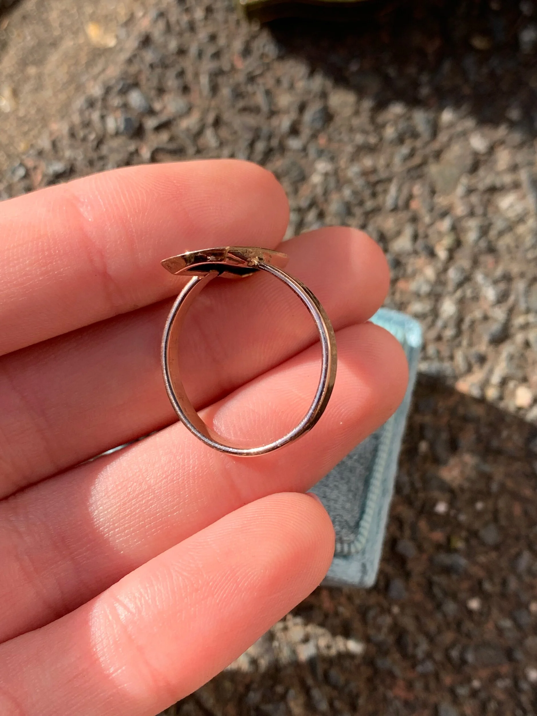 8F299AC6-4706-47C8-ABF4-413BA2958D3D