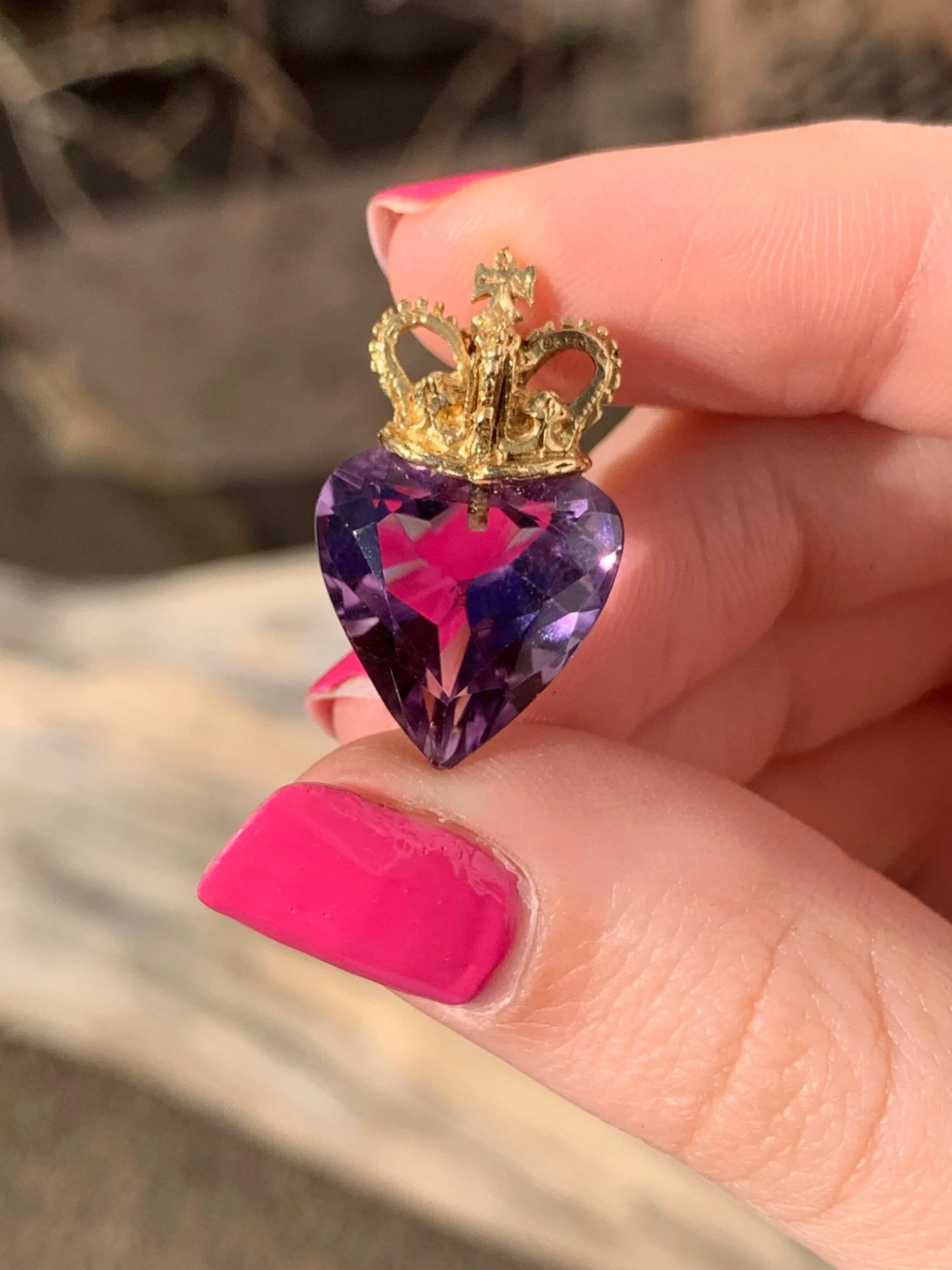 D4FCA349-3151-4B48-BF86-608948528078