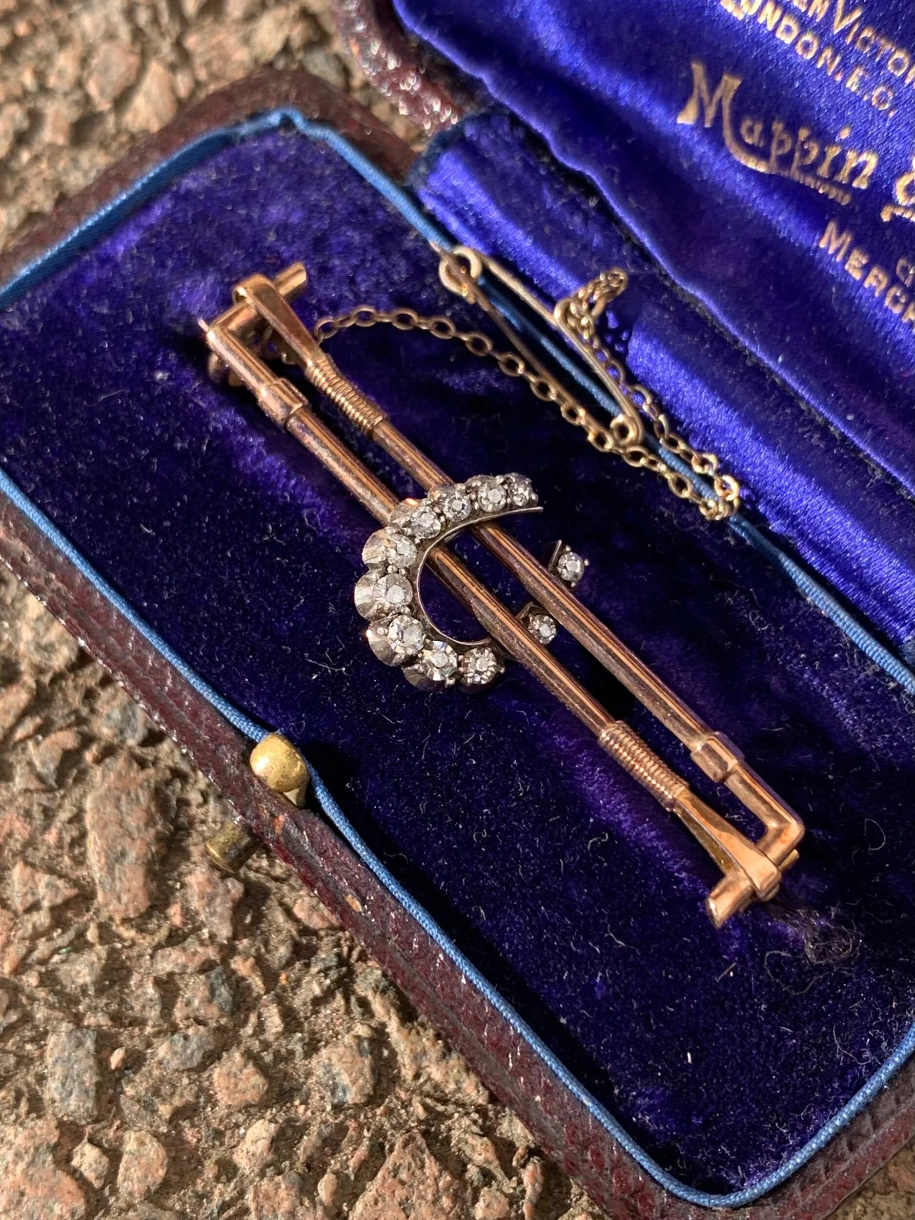 DA607C9E-C3F1-436F-99EB-89297BCC58EC