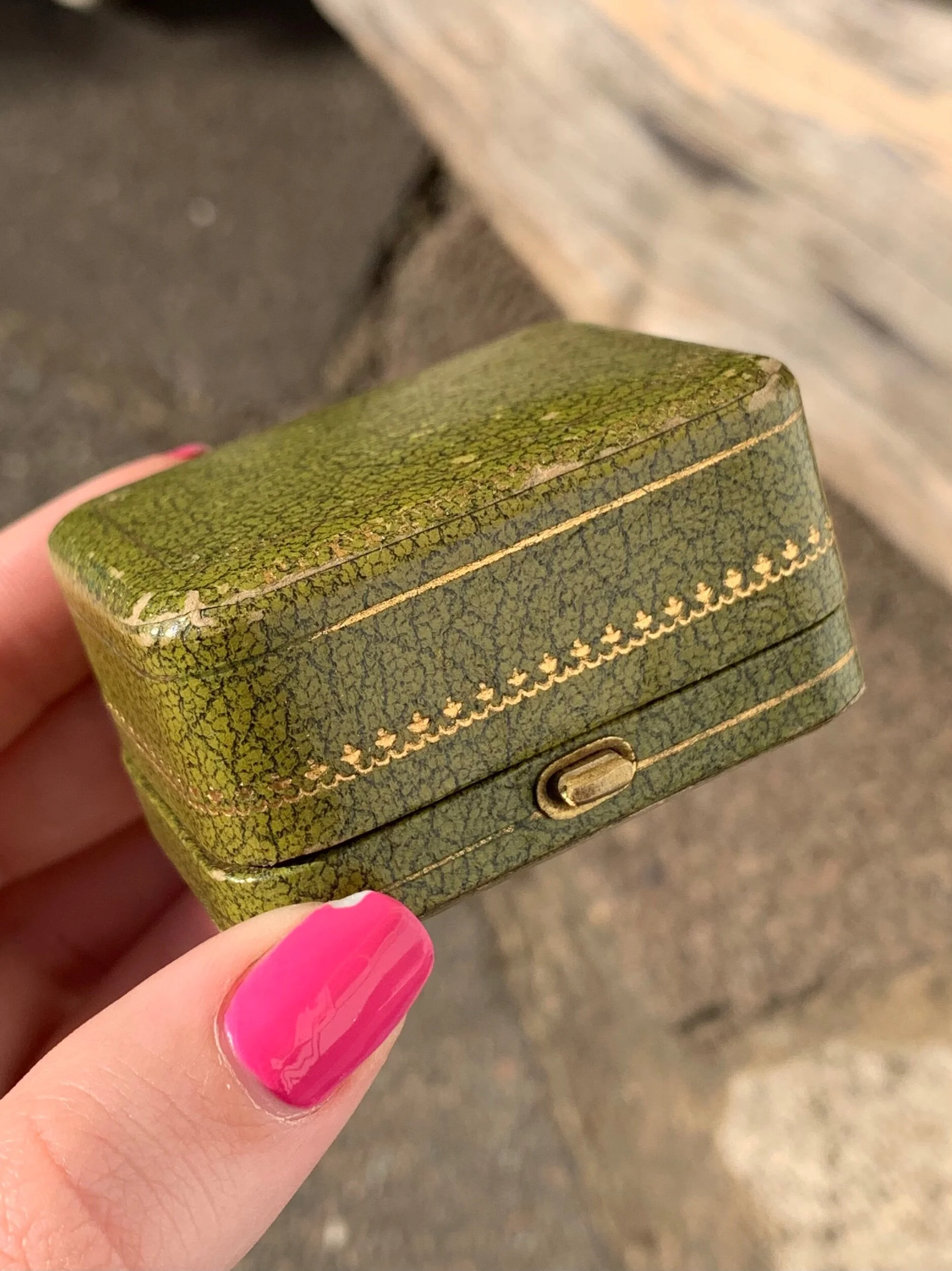 3CCBC2D1-4A17-4546-A44E-FCE78302BEF5