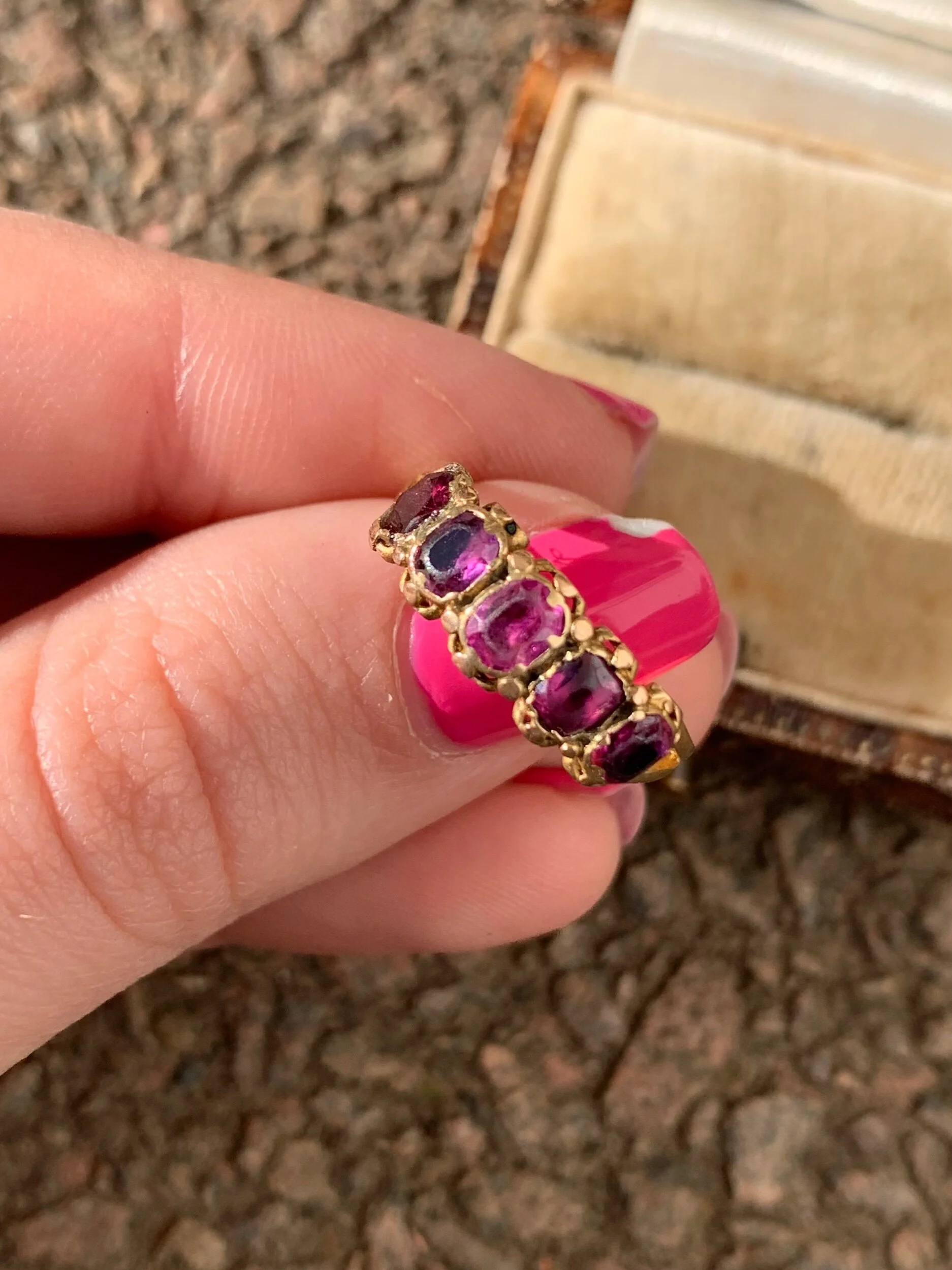 8886AEE4-E3B5-4027-B712-AF8FA35044E1