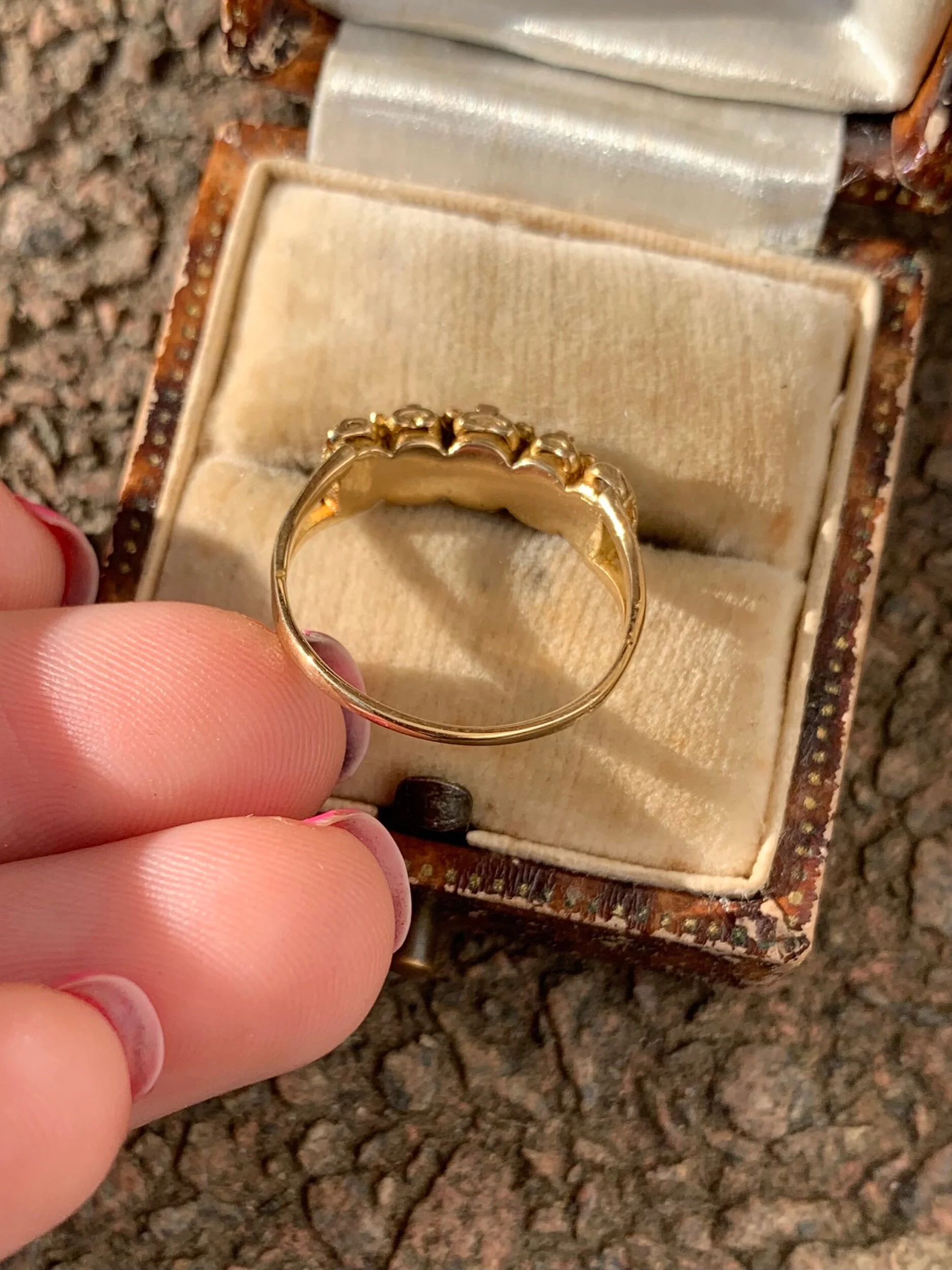 5F0B895A-4DB1-4F4B-8314-D300A7621EF2