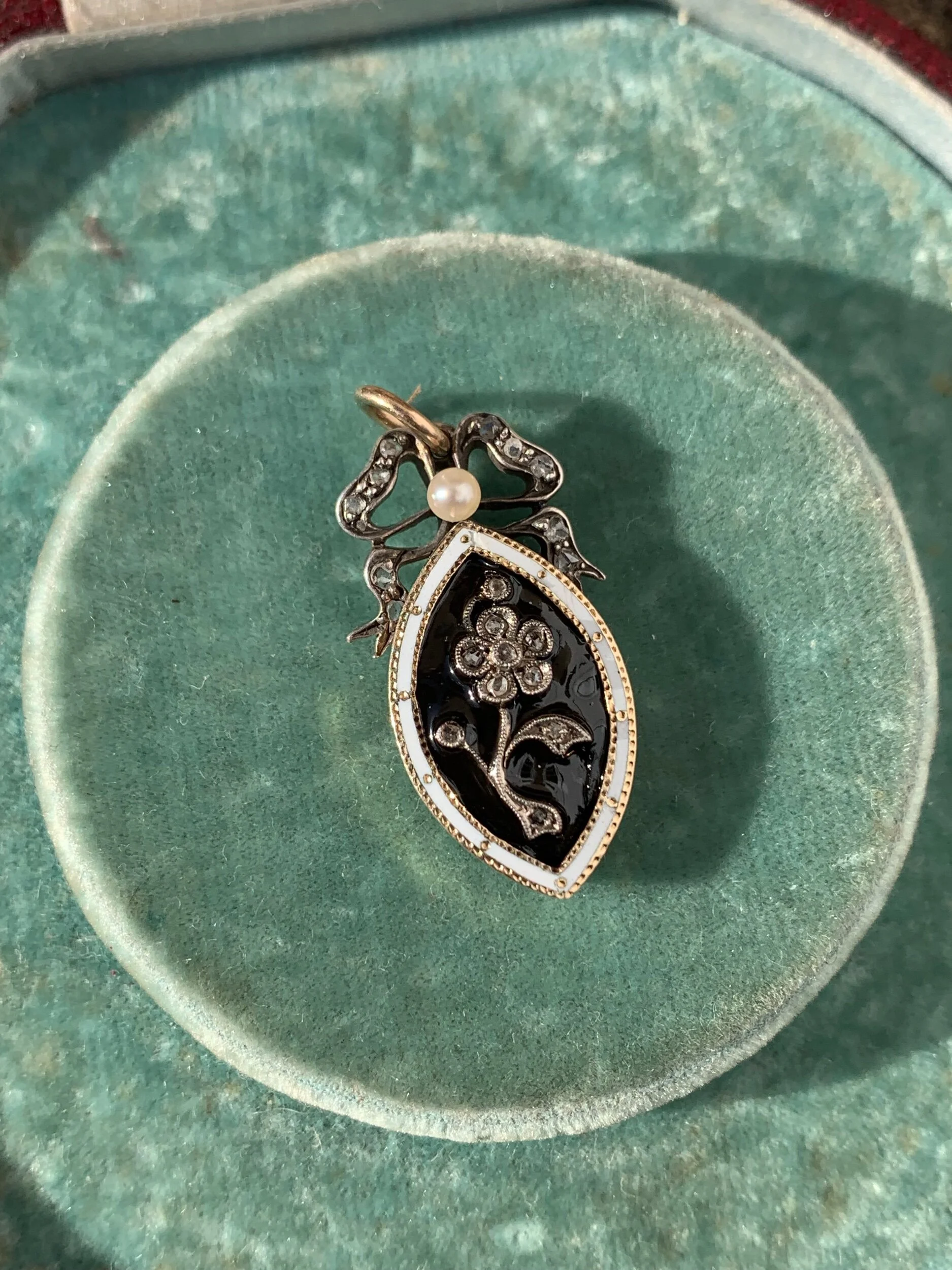 E351FB01-B201-4258-B9C5-15693E2B439C