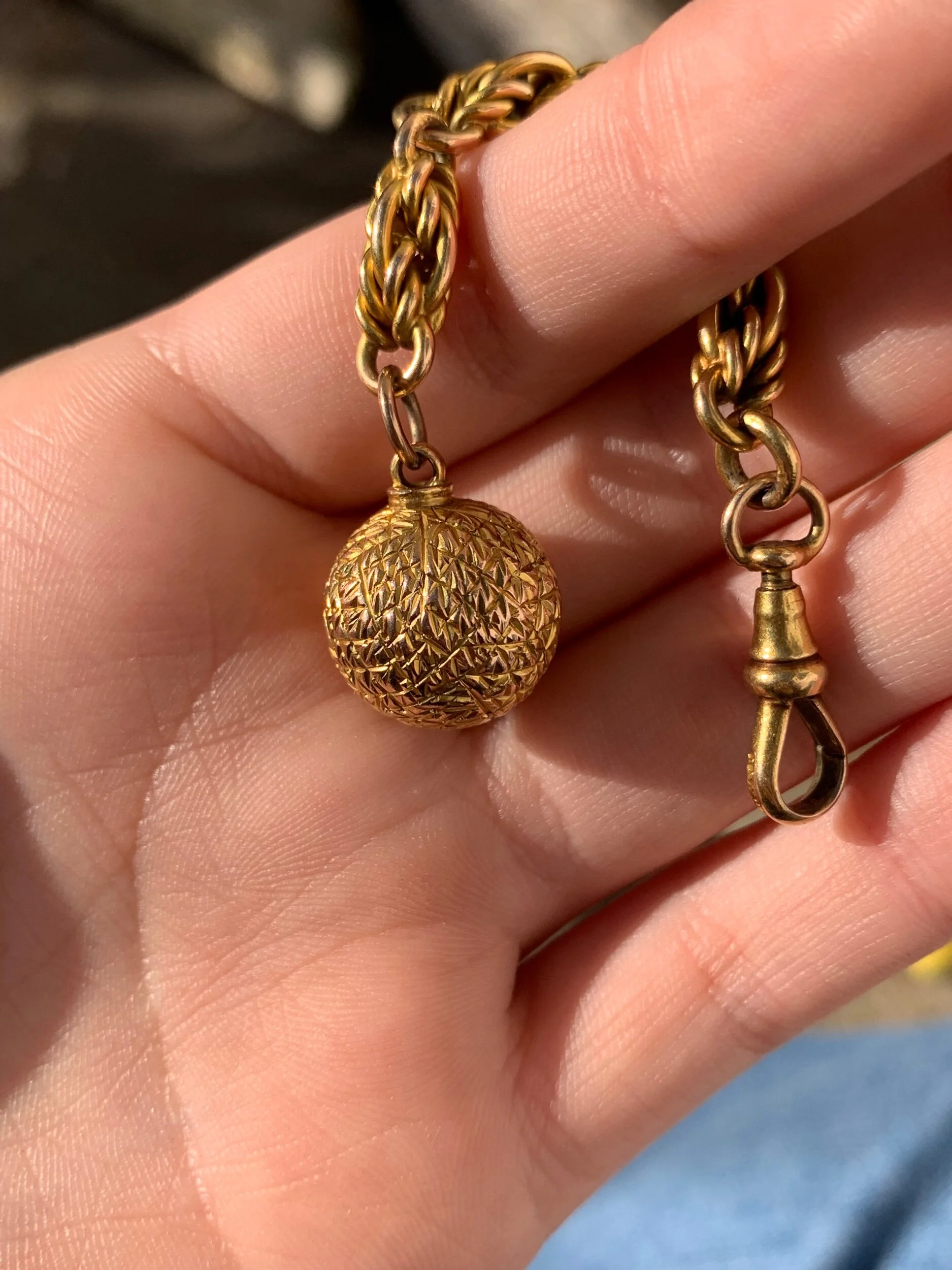 58FFB600-EA01-4F0A-8089-4F4A93208DF9