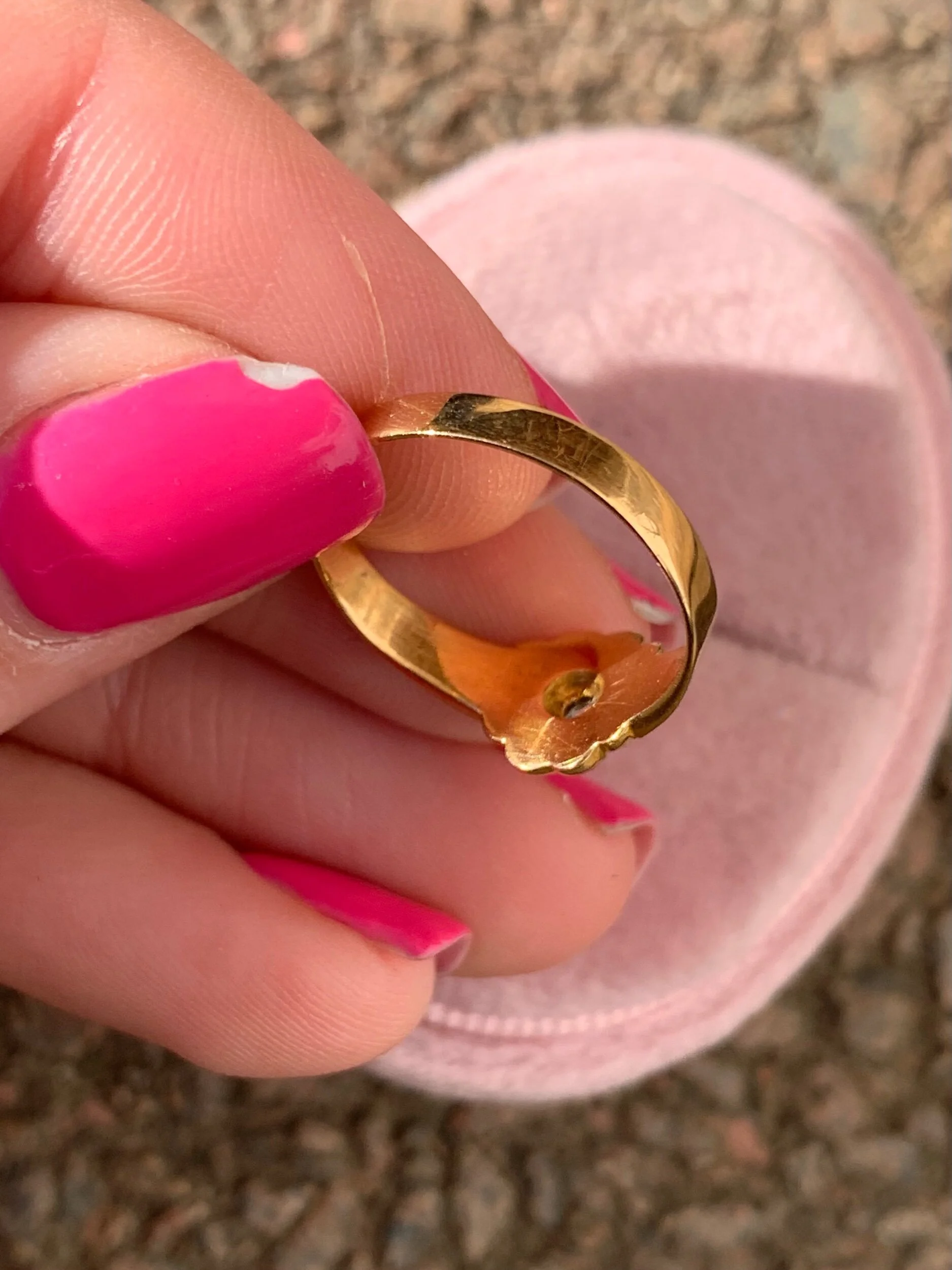 C4DF2E63-9D8C-4EBA-A65D-0FFF45252F24