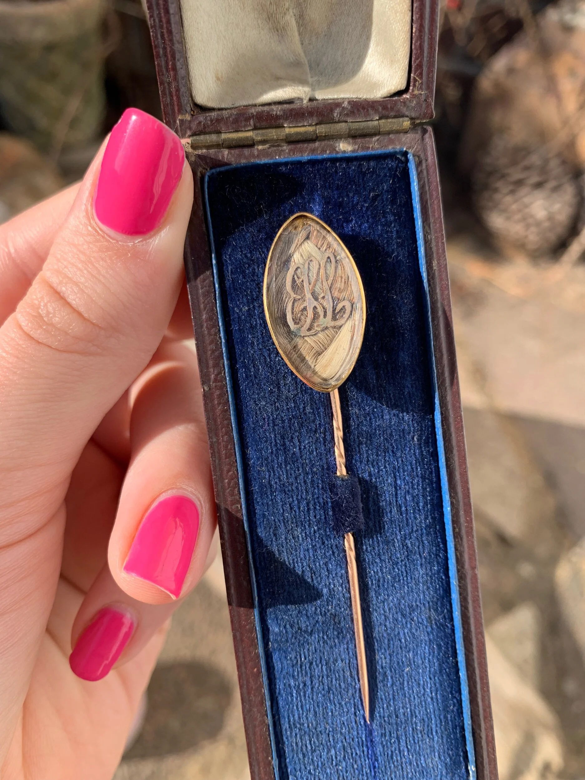 AA87C6EC-EC1F-41AA-AEE9-E02B1FA08A77