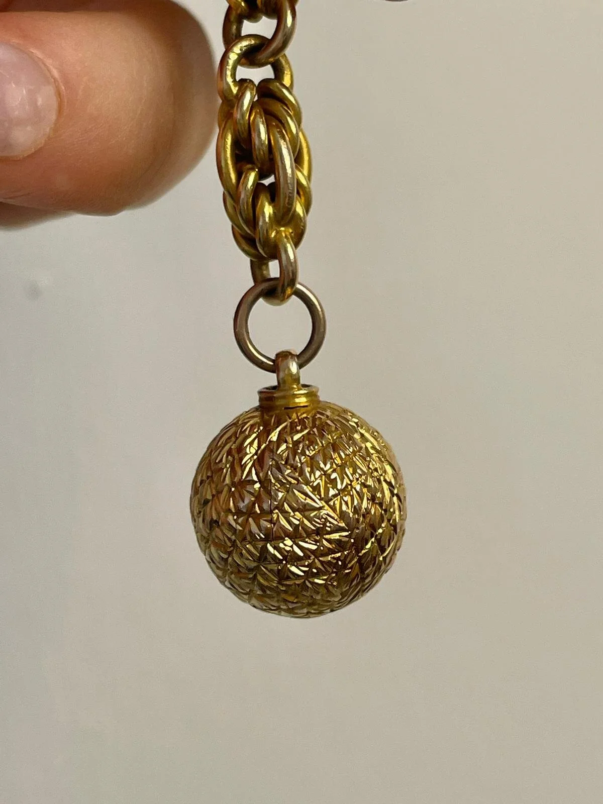 AE48DC63-6F55-4023-8943-78911C0F673A