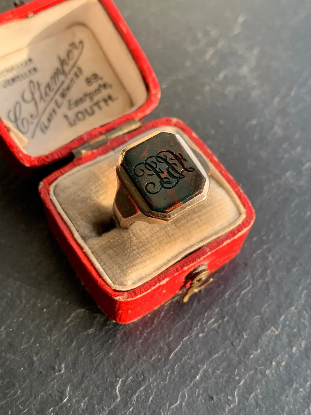 Antique 9ct gold initial 'ELE' bloodstone signet ring