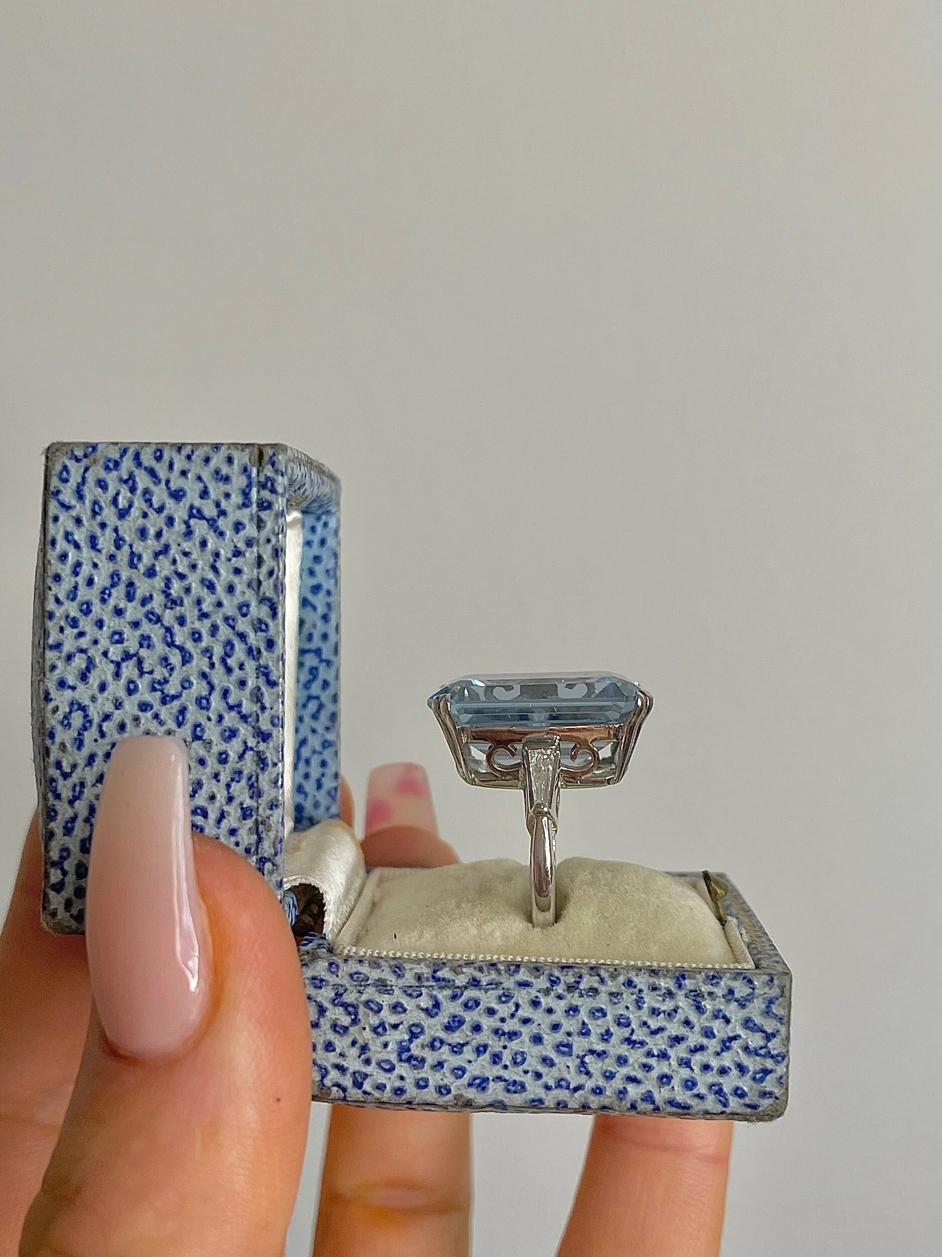 2F2C28BF-09DF-4906-8B9E-53777A686F79