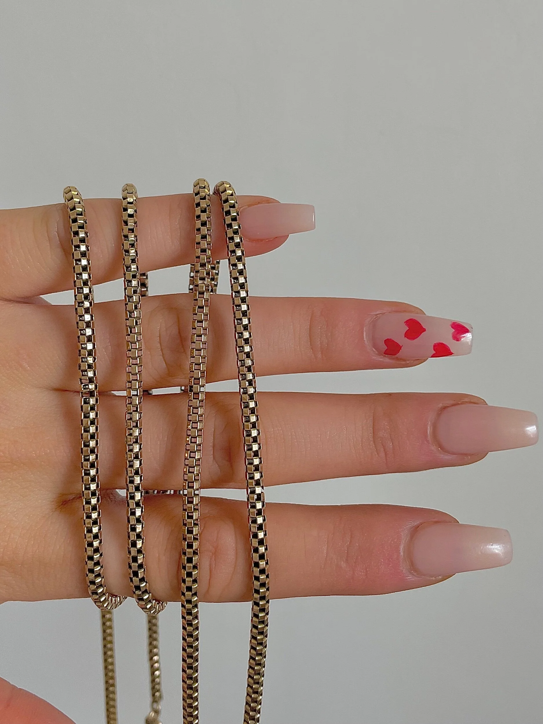 AABA8147-9F1A-4A73-B2A4-9E97C3FD5C2B