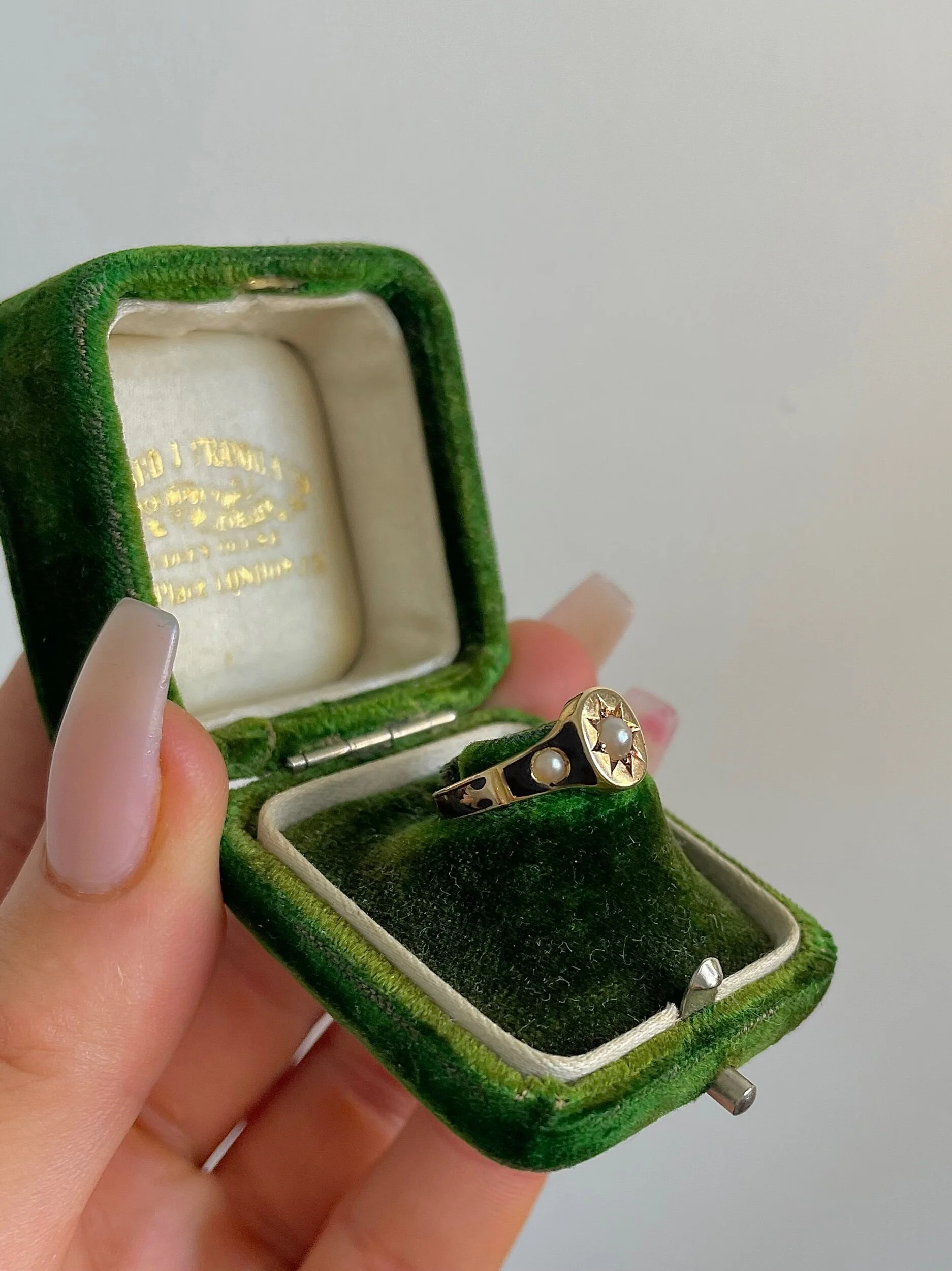 9C448DA3-31B9-4037-AA8E-7FC4A0A74B42