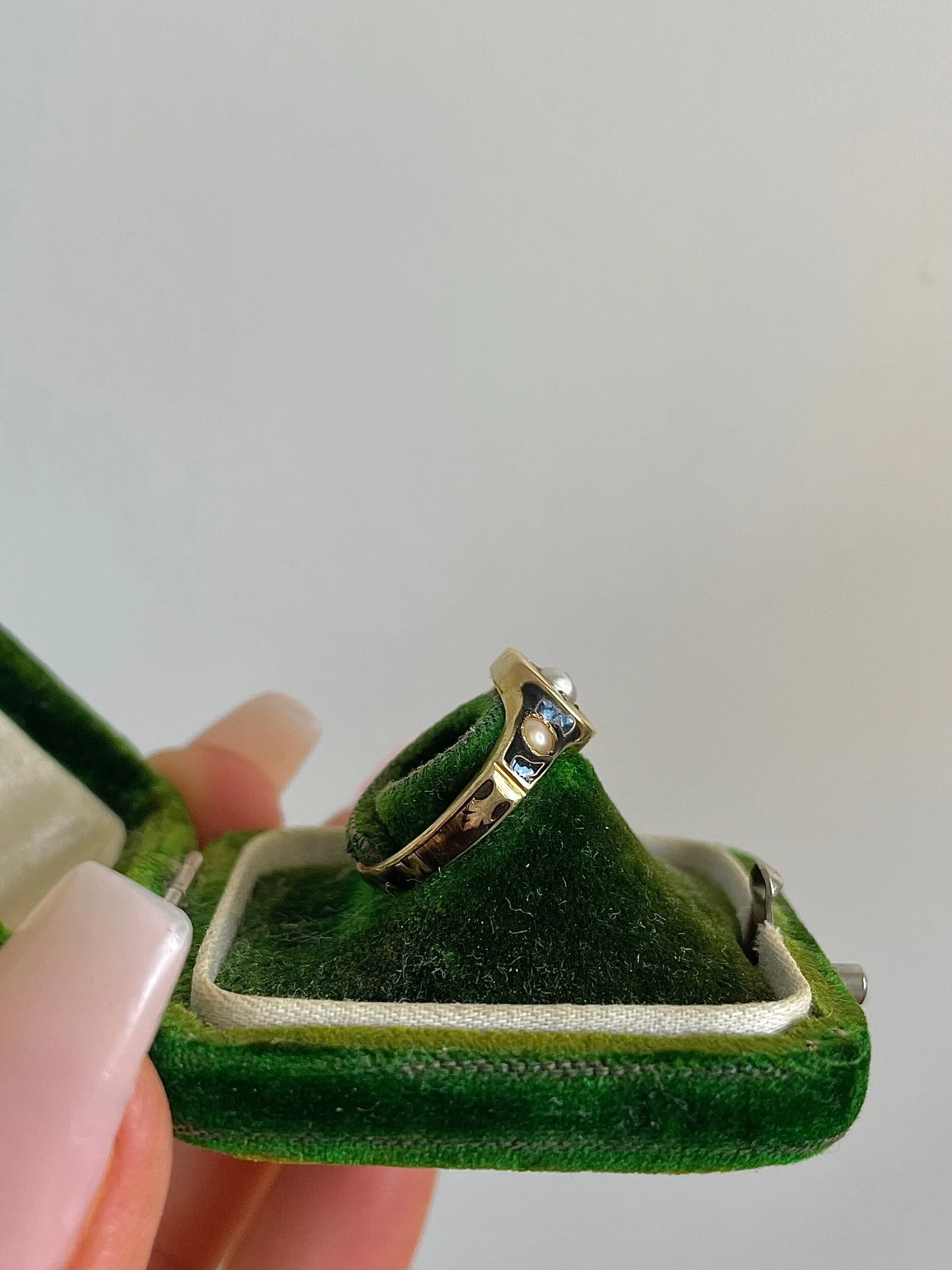 1EC42BEA-B137-4ED7-B60E-EDF2EC06FCDF